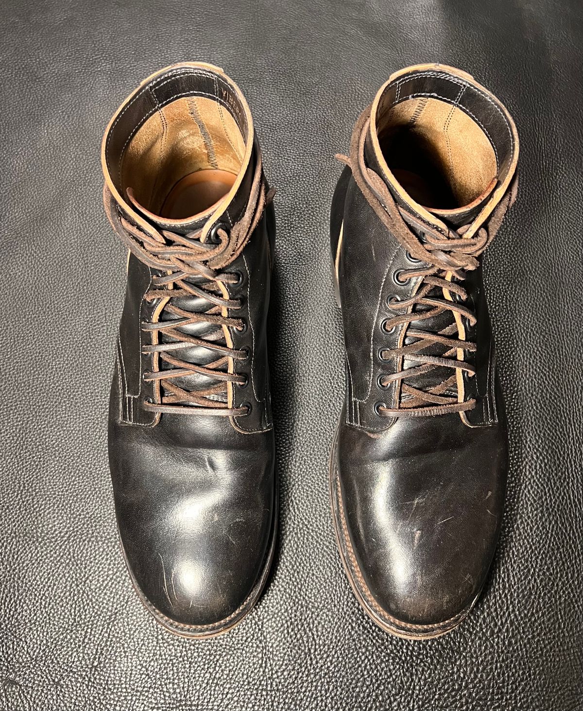 Photo by TheHobbyCobbler on January 2, 2025 of the Viberg Service Boot in Maryam Black Horsebutt.