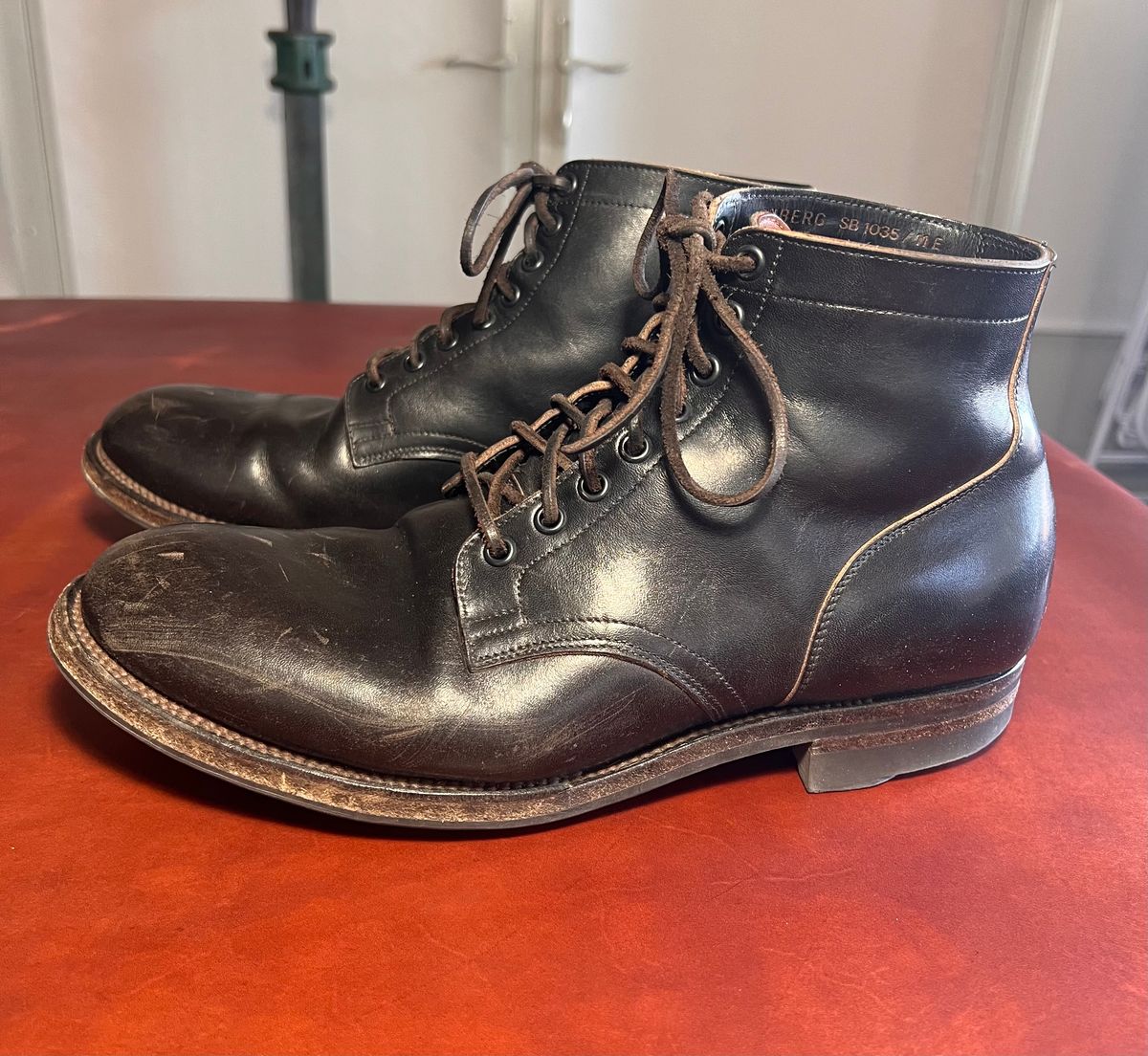 Photo by TheHobbyCobbler on March 1, 2025 of the Viberg Service Boot in Maryam Black Horsebutt.
