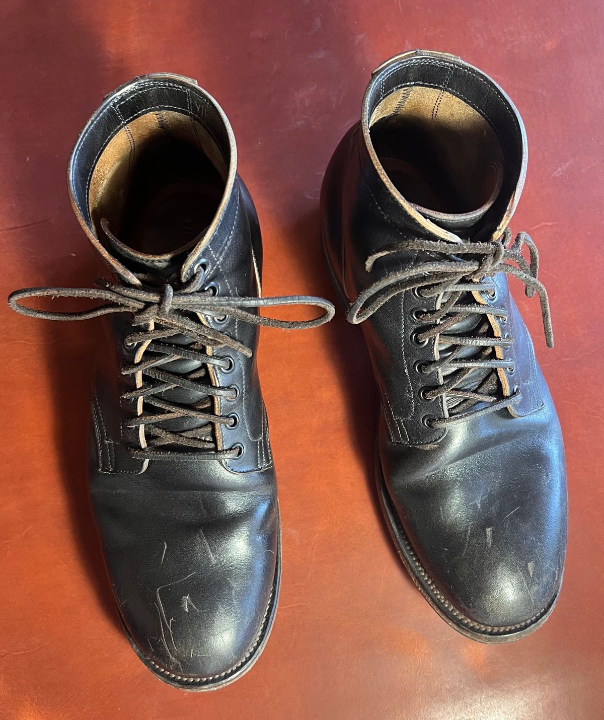 Photo by TheHobbyCobbler on March 1, 2025 of the Viberg Service Boot in Maryam Black Horsebutt.