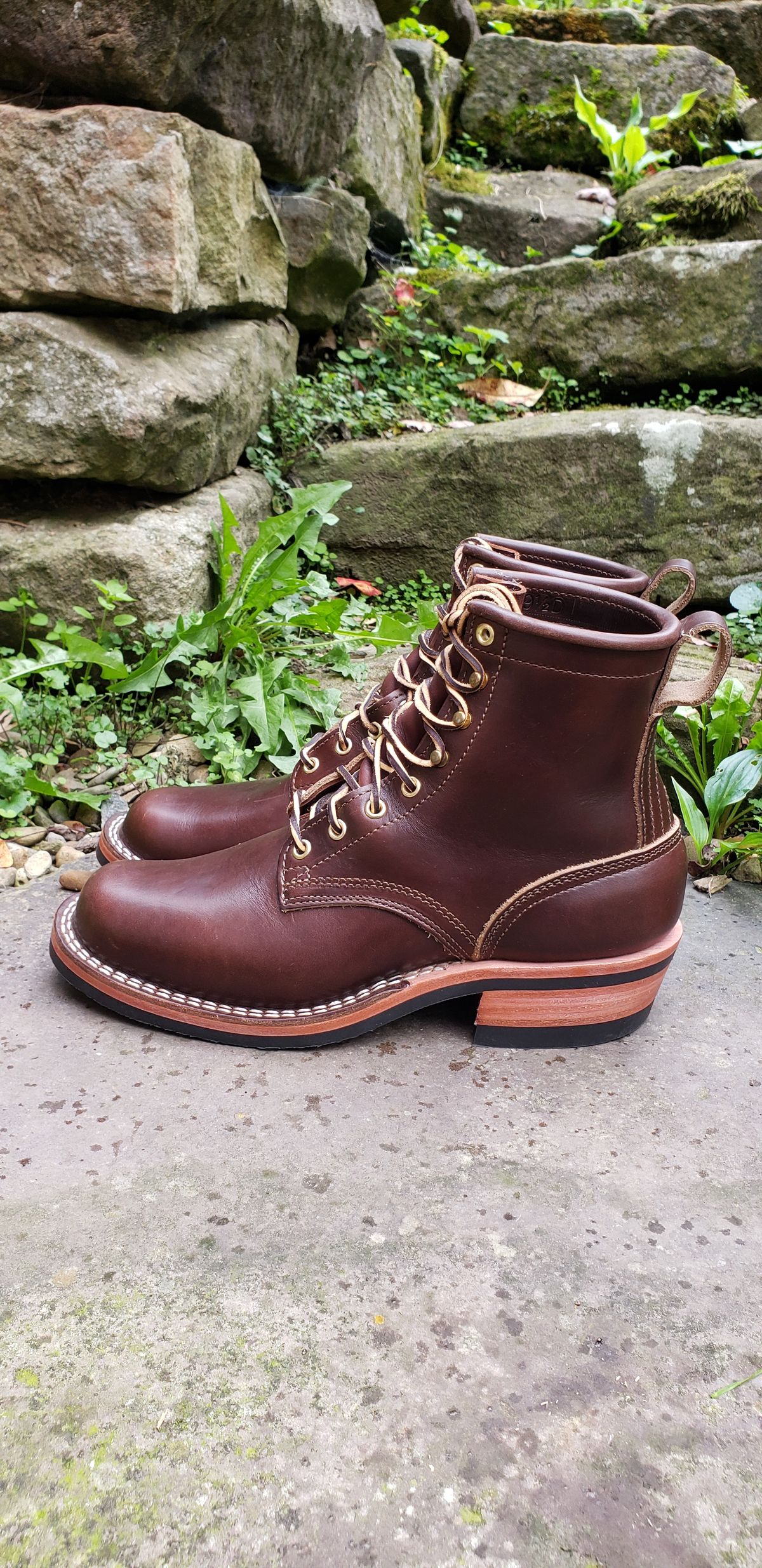 Photo by SamuelO on October 1, 2022 of the Nicks Robert in Horween Brown Chromexcel.