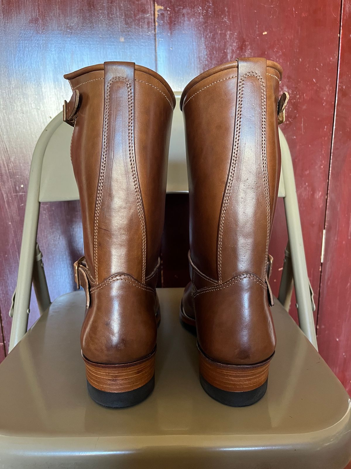 Photo by YourBrother on October 1, 2023 of the Attractions BILTBUCK Engineer Boots in Crust Horsebutt.