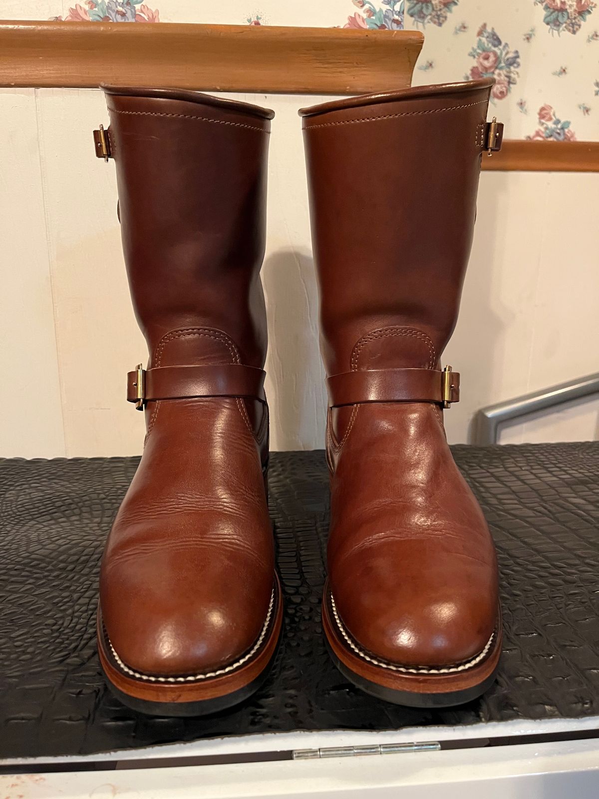 Photo by YourBrother on November 5, 2023 of the Attractions BILTBUCK Engineer Boots in Crust Horsebutt.