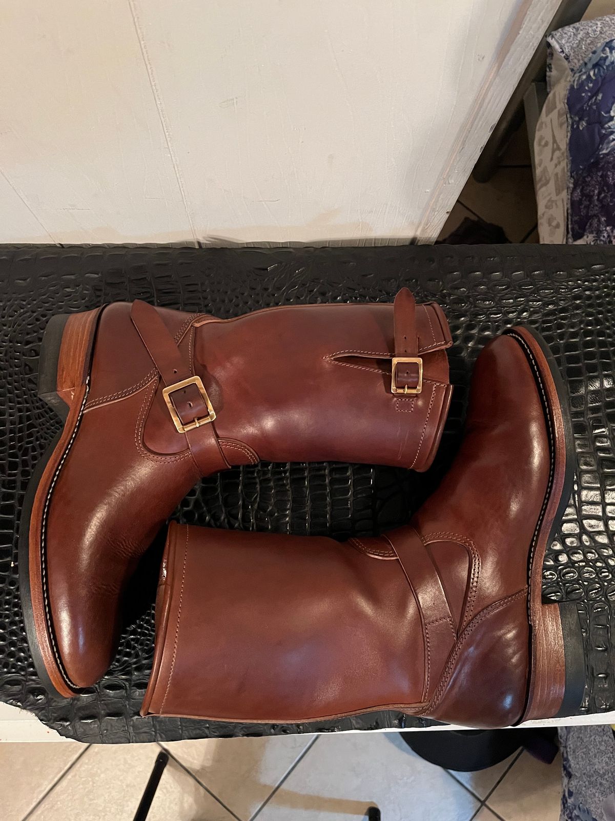 Photo by YourBrother on November 5, 2023 of the Attractions BILTBUCK Engineer Boots in Crust Horsebutt.