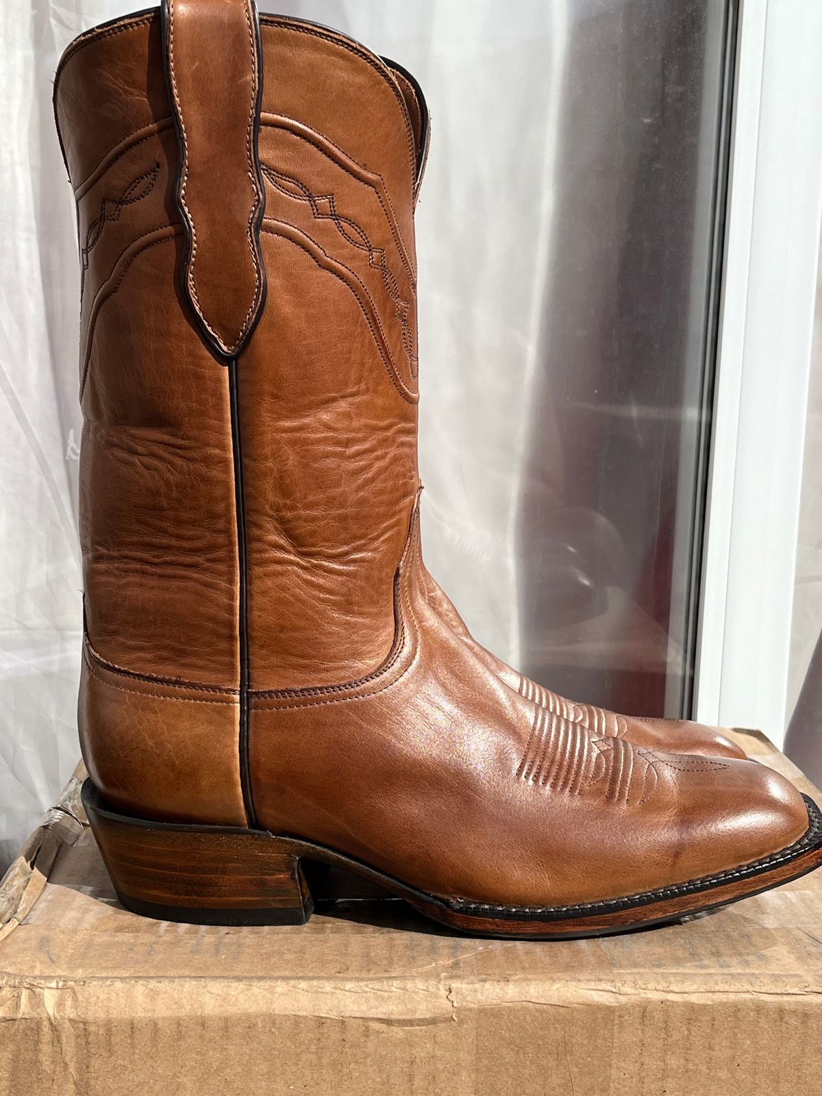 Photo by YourBrother on October 1, 2024 of the Blackjack Boots Cowboy in Burnished Peanut.