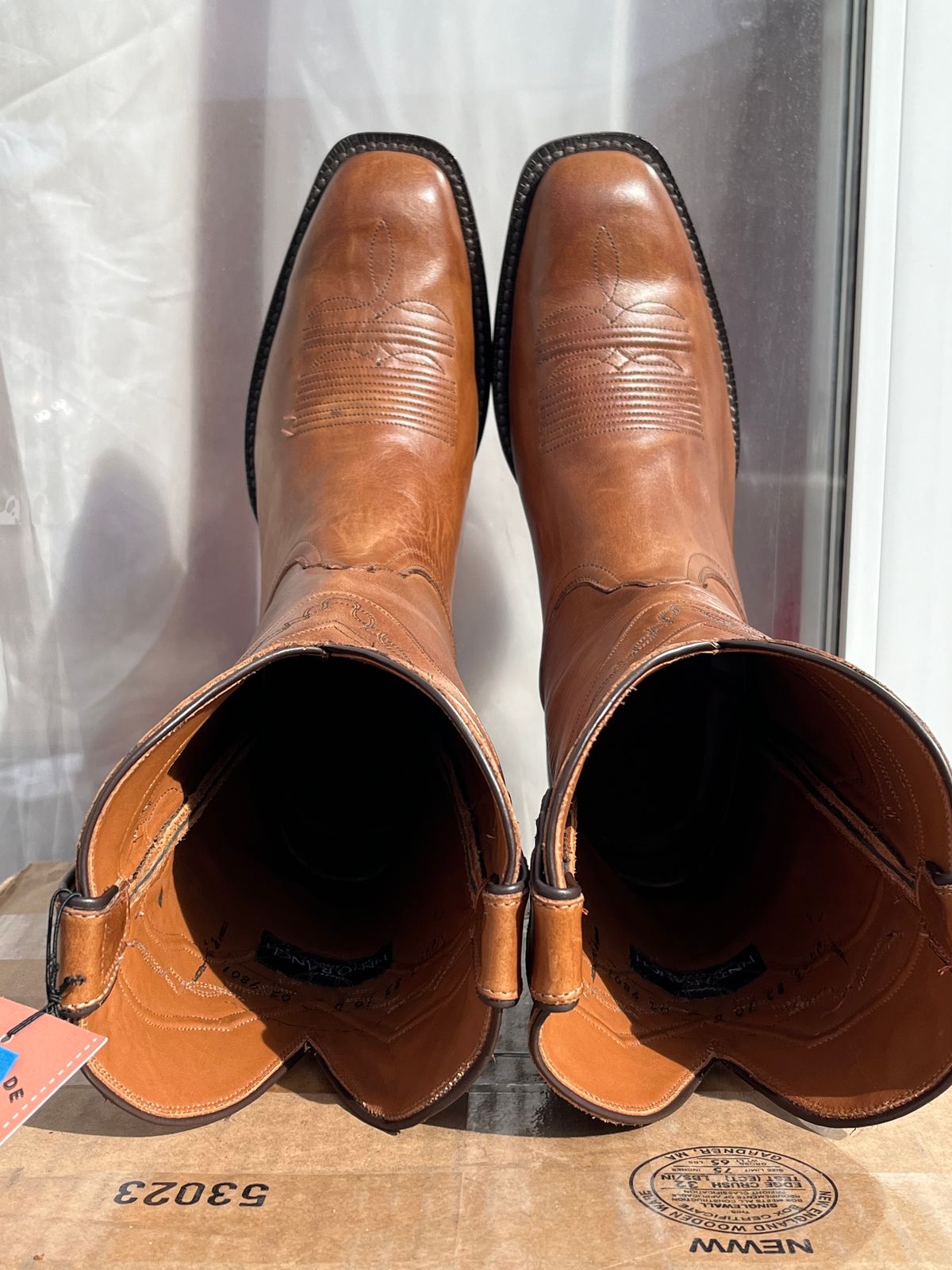 Photo by YourBrother on October 1, 2024 of the Blackjack Boots Cowboy in Burnished Peanut.