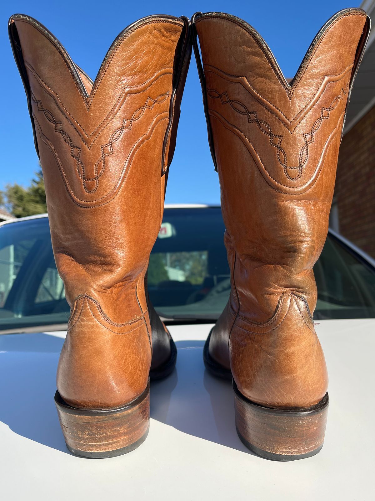 Photo by YourBrother on November 5, 2024 of the Blackjack Boots Cowboy in Burnished Peanut.
