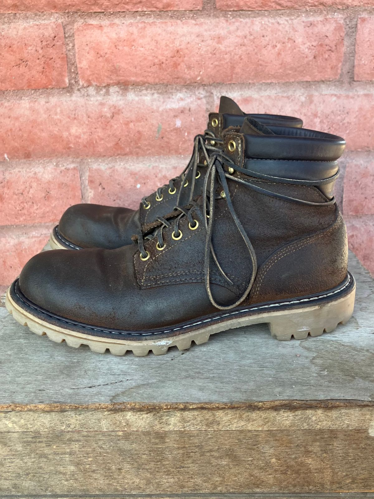 Photo by shank.sinatra on November 2, 2025 of the White's Chore Boot in Seidel Distressed Roughout.