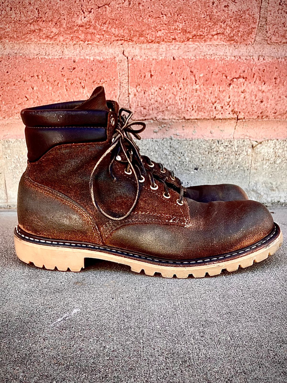 Photo by shank.sinatra on December 2, 2025 of the White's Chore Boot in Seidel Distressed Roughout.