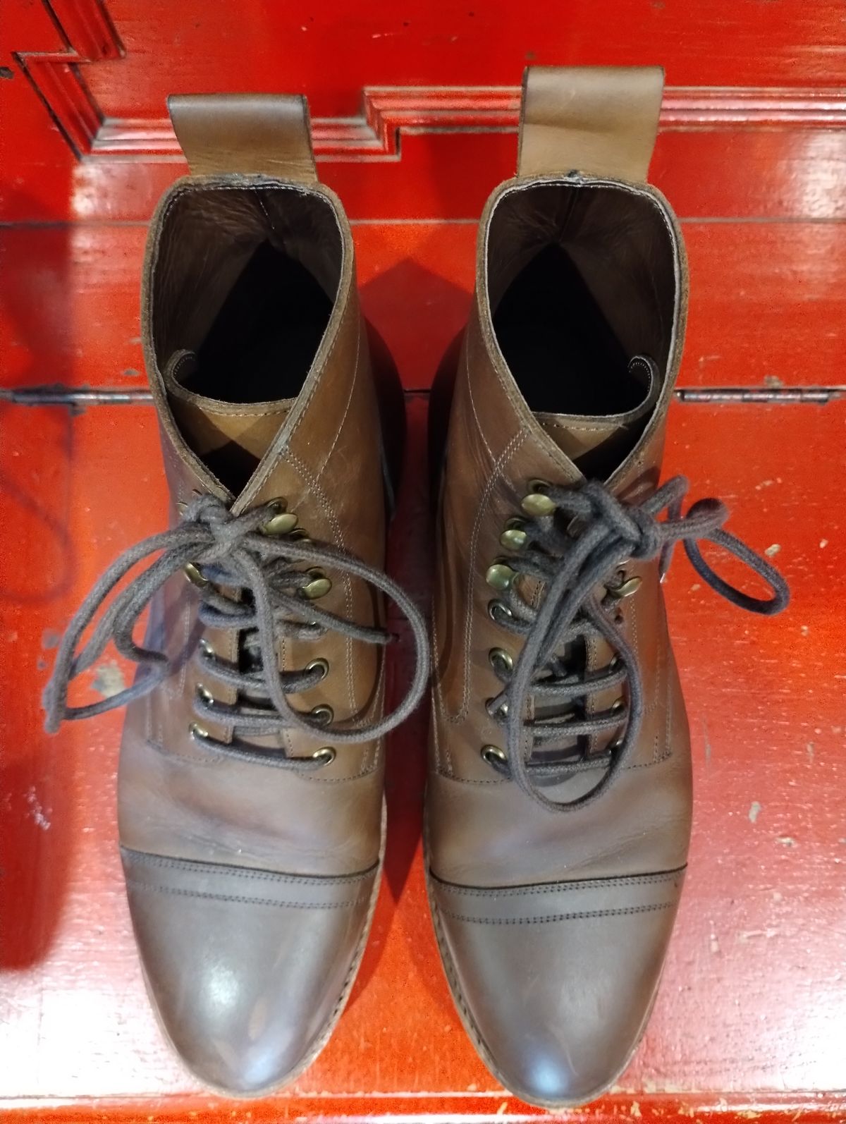 Photo by ScoutZekey on November 2, 2023 of the Blkbrd Shoemaker Dixon Cap Toe Derby Boot in Unknown Leather.