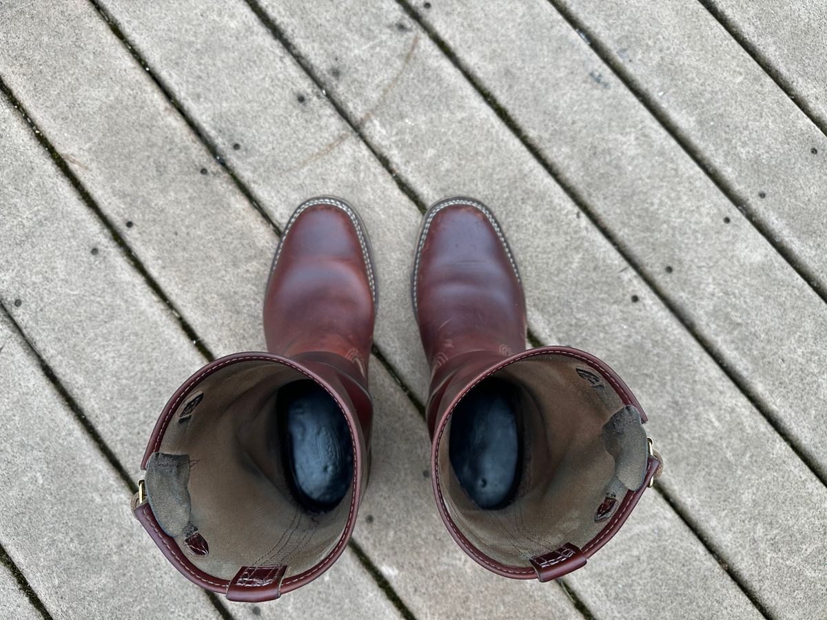 Photo by twg7 on April 1, 2023 of the Wesco Mister Lou in Horween Umber Chromexcel.