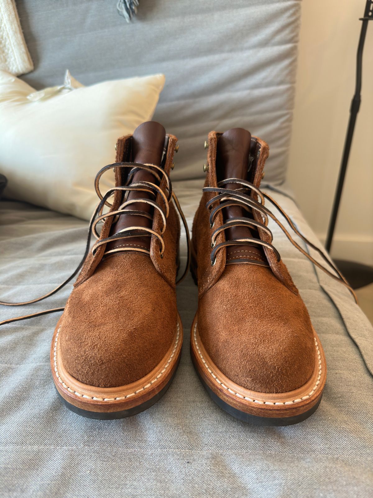 Photo by adosreis on November 3, 2022 of the Truman Service Boot in Cattail Grizzly Roughout.