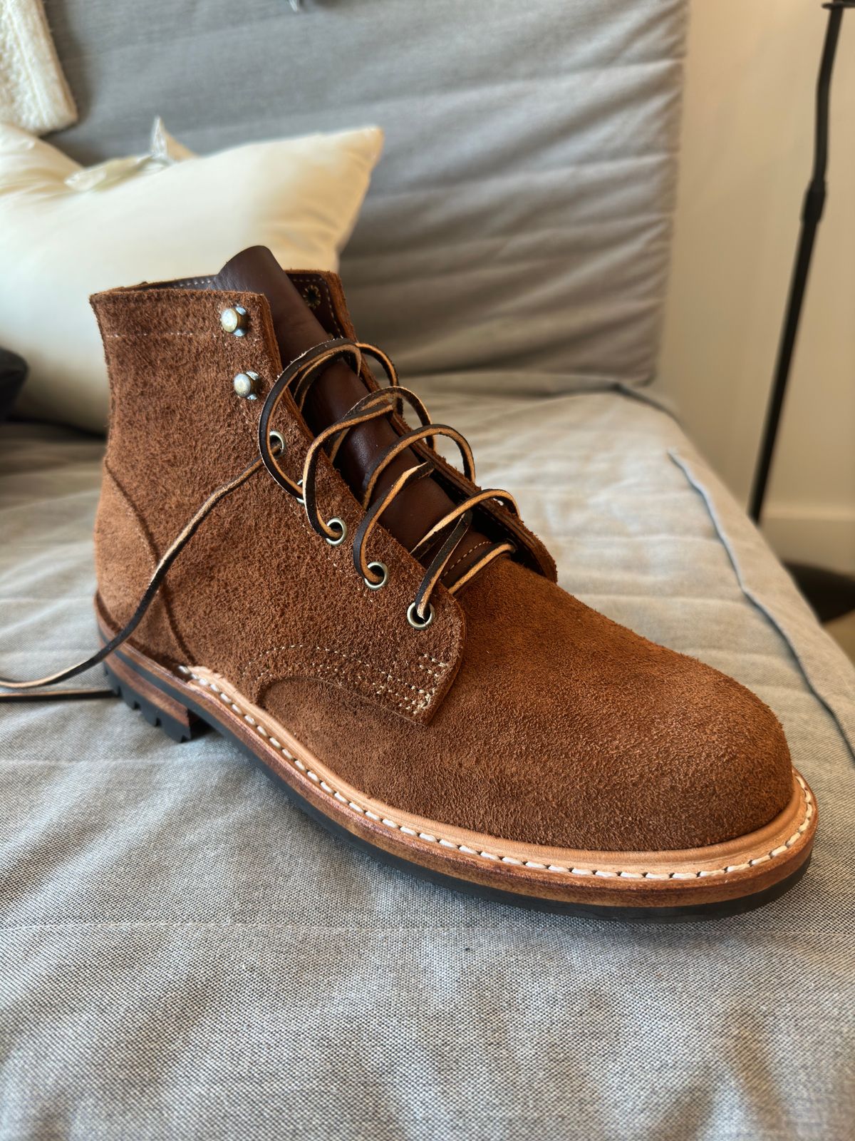 Photo by adosreis on November 3, 2022 of the Truman Service Boot in Cattail Grizzly Roughout.