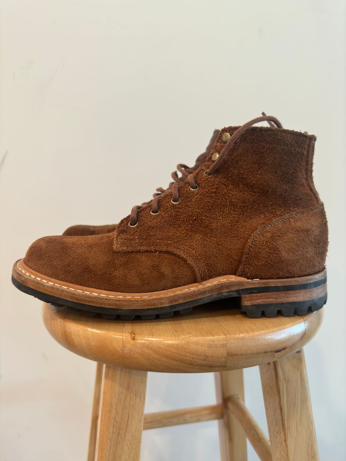 Photo by adosreis on December 2, 2022 of the Truman Service Boot in Cattail Grizzly Roughout.