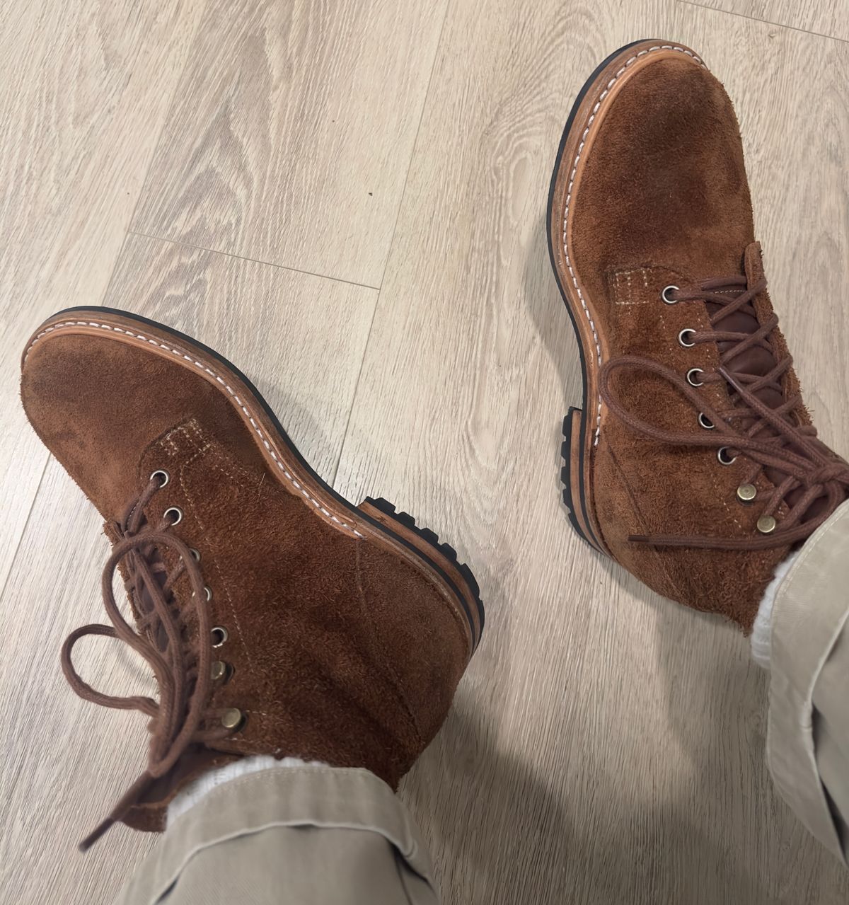 Photo by adosreis on December 2, 2022 of the Truman Service Boot in Cattail Grizzly Roughout.