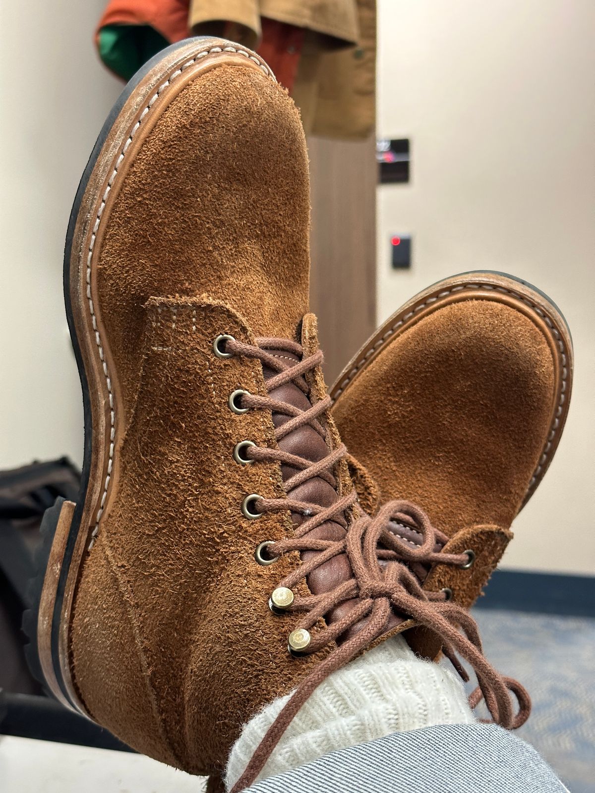 Photo by adosreis on December 14, 2022 of the Truman Service Boot in Cattail Grizzly Roughout.