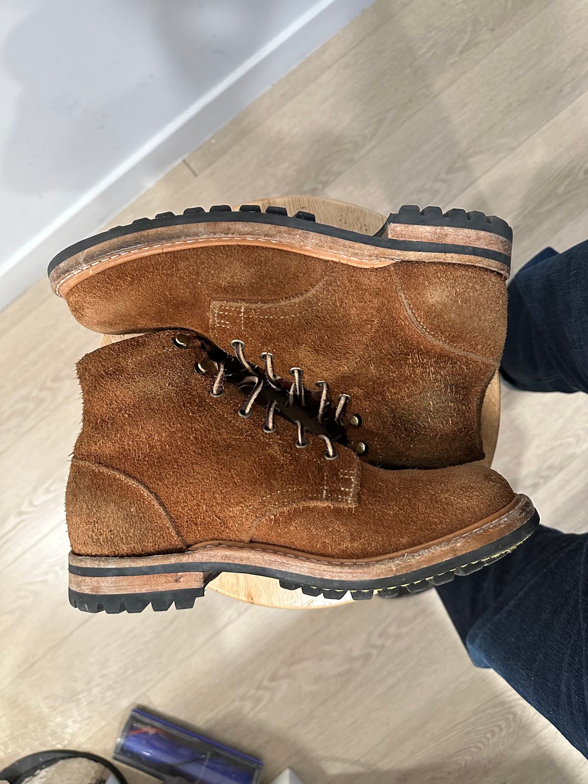 Photo by adosreis on February 6, 2023 of the Truman Service Boot in Cattail Grizzly Roughout.