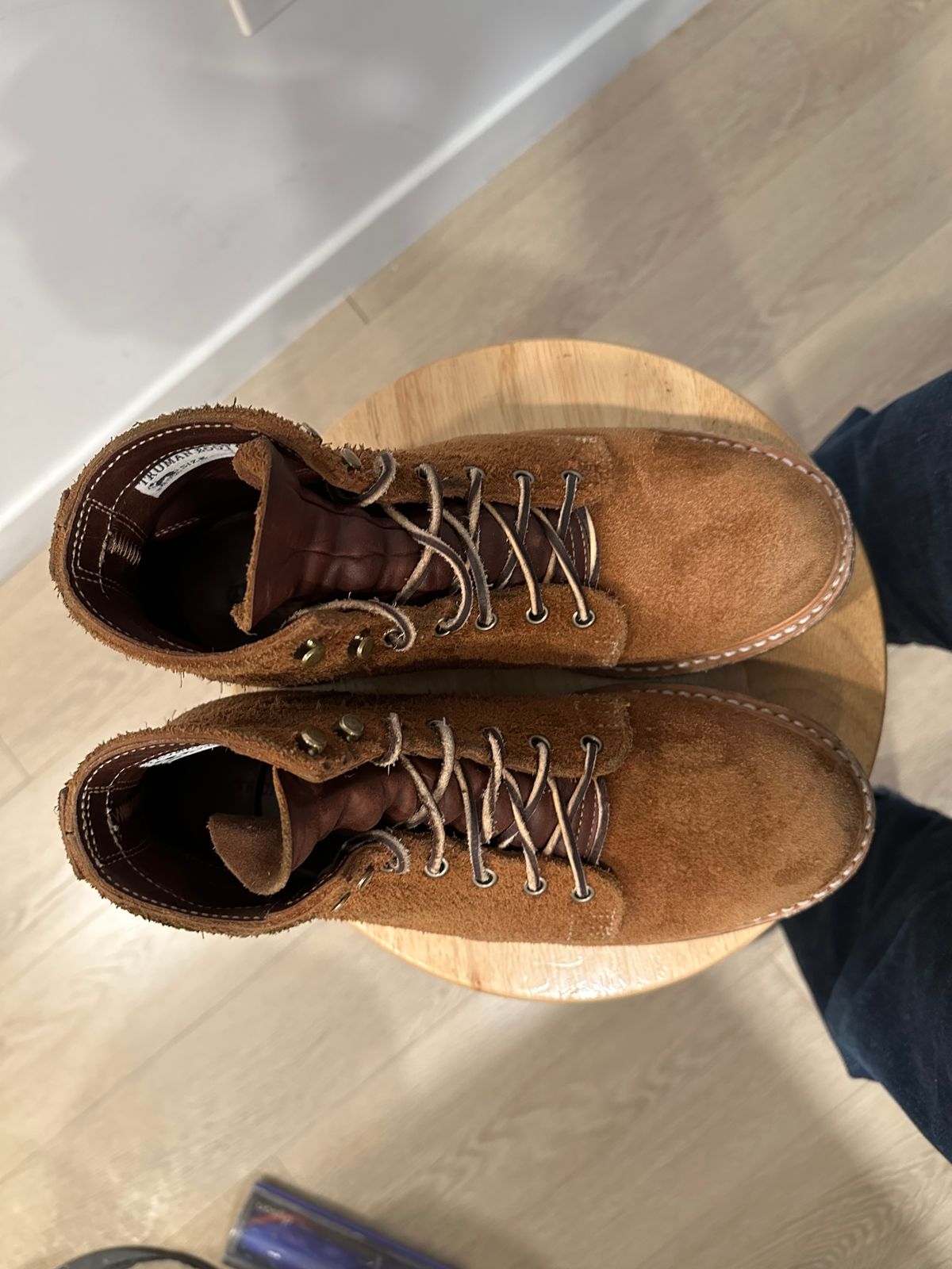 Photo by adosreis on February 6, 2023 of the Truman Service Boot in Cattail Grizzly Roughout.