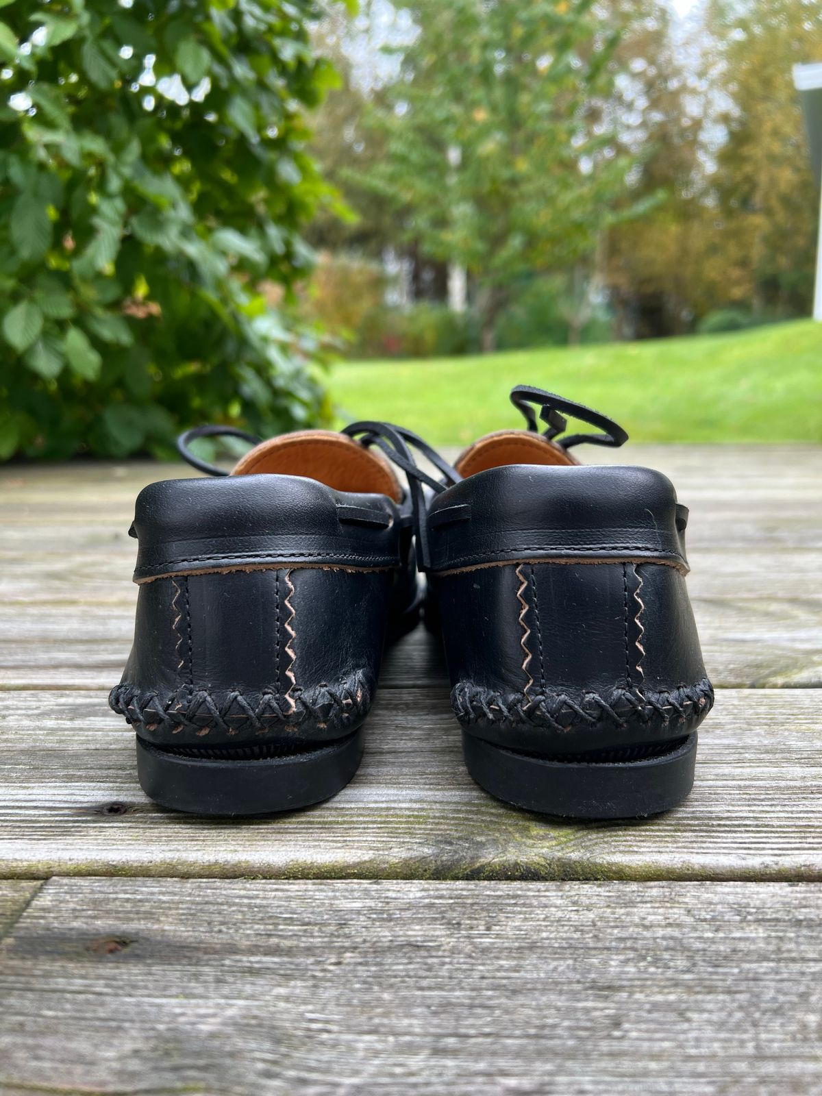 Photo by Snowcrashdenim on October 1, 2022 of the Yuketen Canoe Moc in Horween Black Chromexcel.