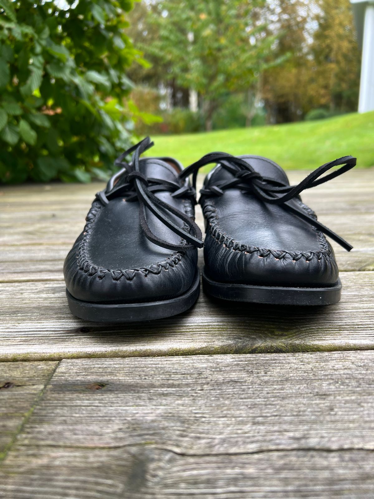 Photo by Snowcrashdenim on October 1, 2022 of the Yuketen Canoe Moc in Horween Black Chromexcel.