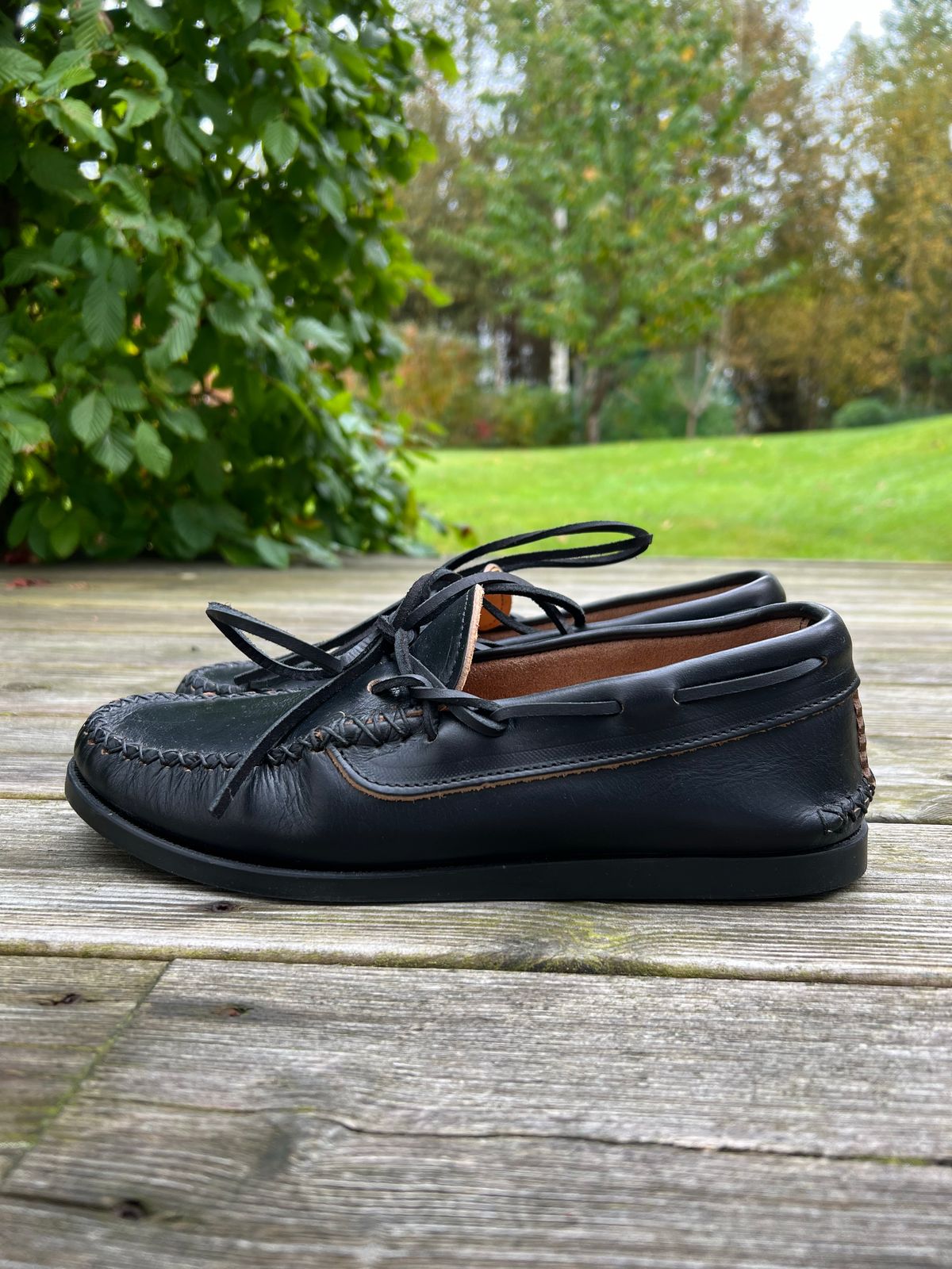 Photo by Snowcrashdenim on October 1, 2022 of the Yuketen Canoe Moc in Horween Black Chromexcel.