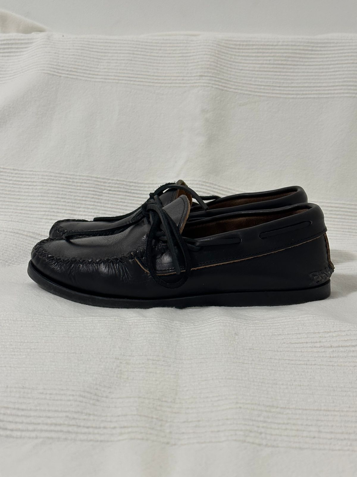 Photo by Snowcrashdenim on February 5, 2023 of the Yuketen Canoe Moc in Horween Black Chromexcel.