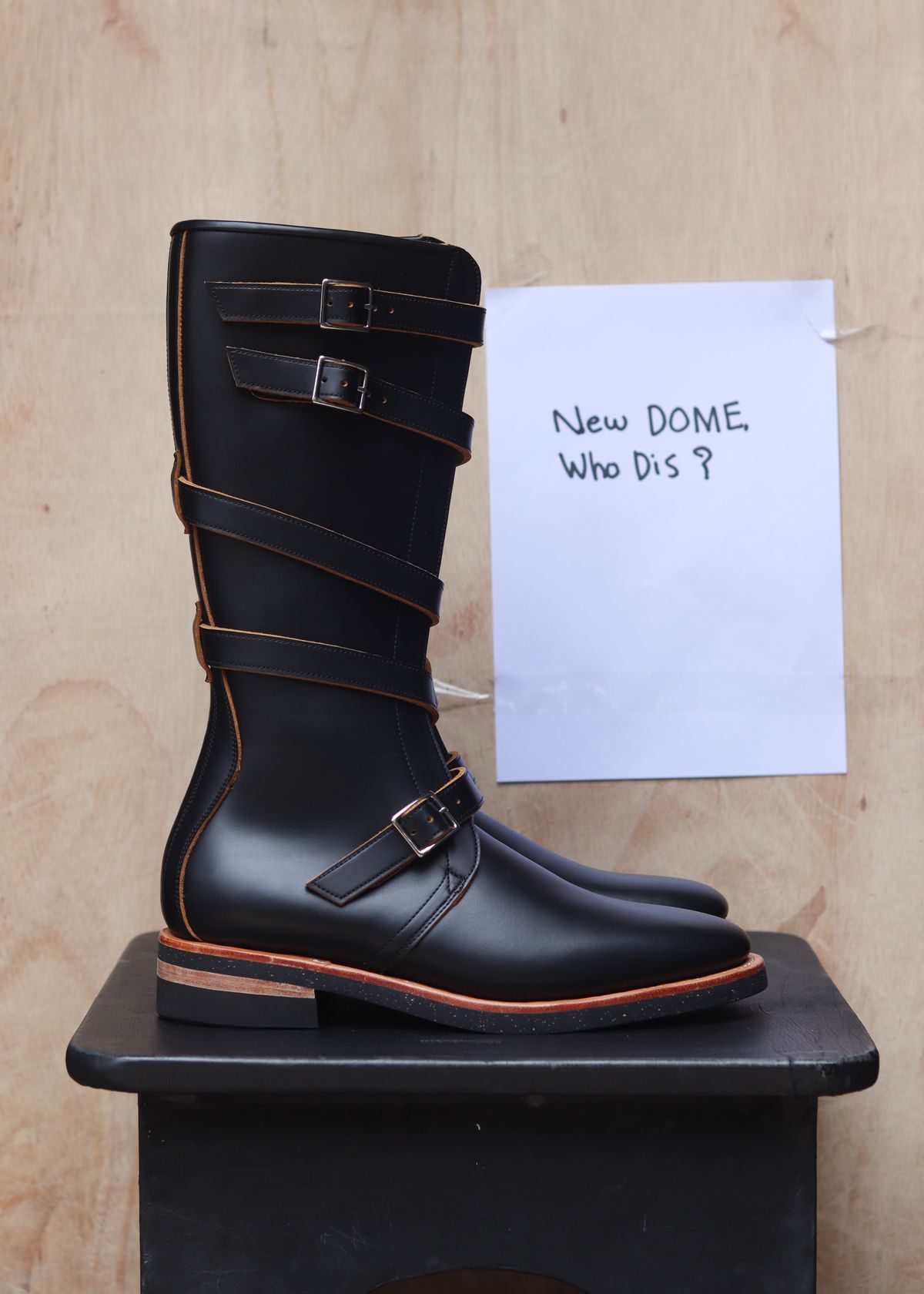 Photo by januardwijuang on September 30, 2025 of the Briselblack The Hanker Tanker Boots in S.B. Foot Black Dawson.