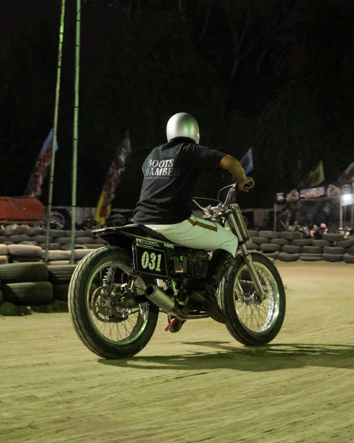 Photo by januardwijuang on October 8, 2025 of the Briselblack The Hanker Tanker Boots in S.B. Foot Black Dawson.