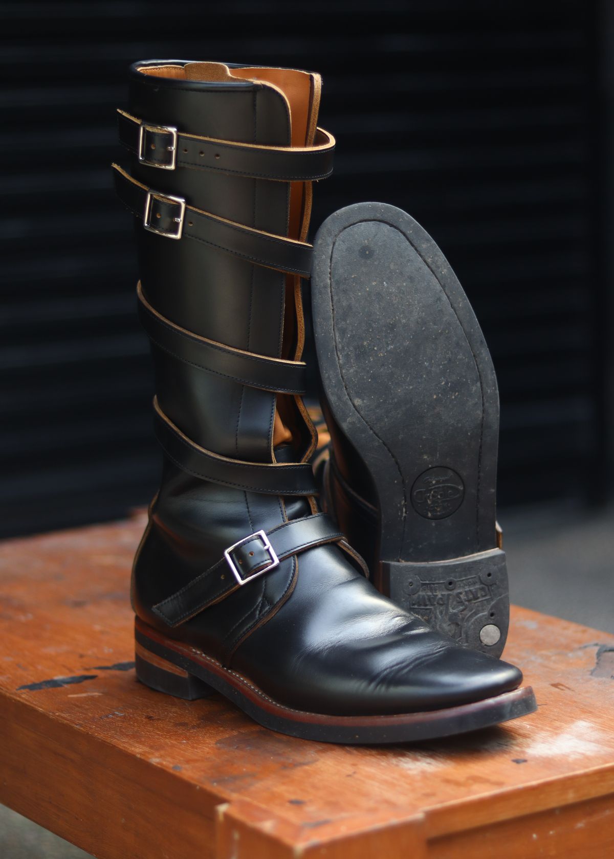 Photo by januardwijuang on November 4, 2025 of the Briselblack The Hanker Tanker Boots in S.B. Foot Black Dawson.