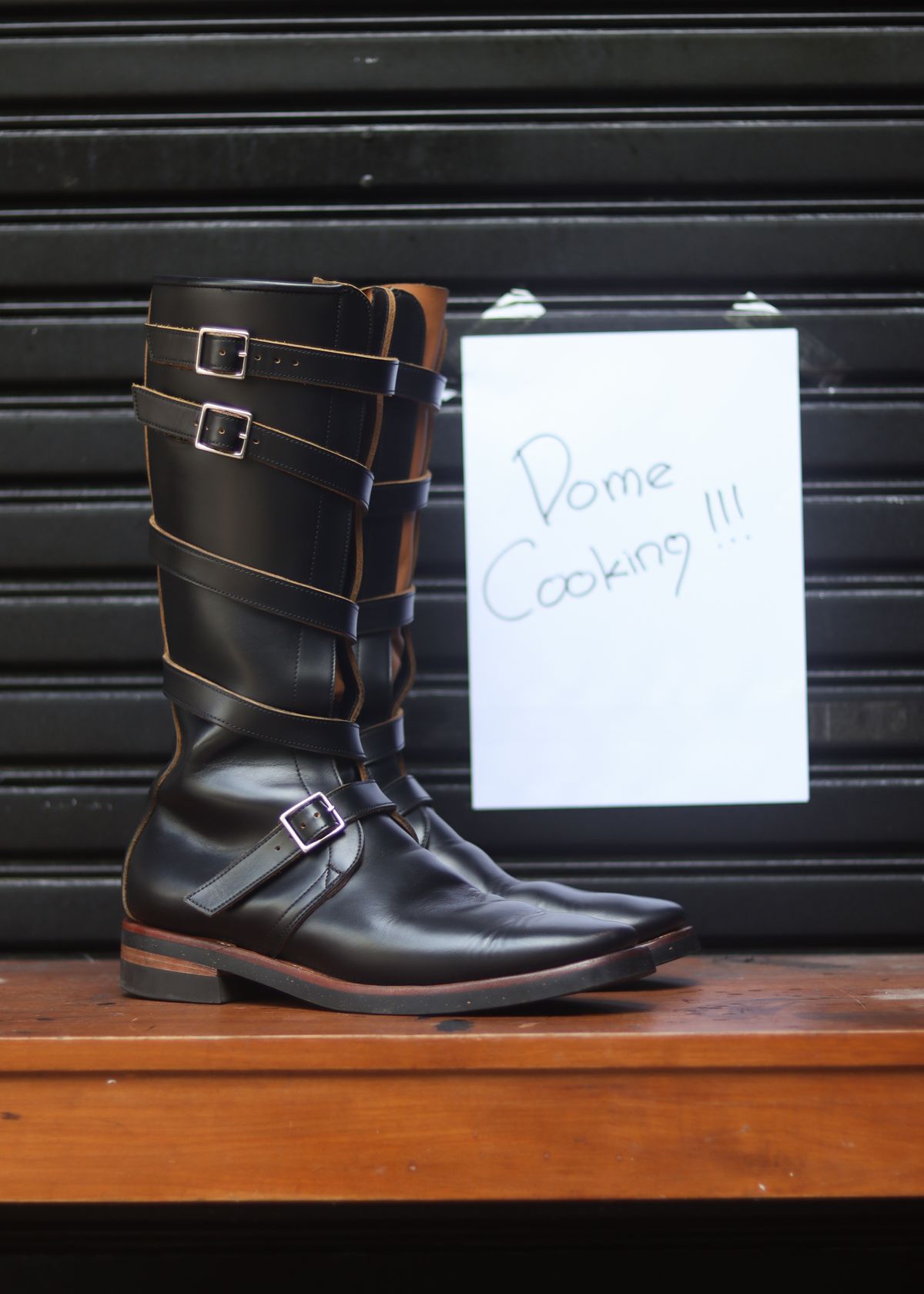 Photo by januardwijuang on November 4, 2025 of the Briselblack The Hanker Tanker Boots in S.B. Foot Black Dawson.