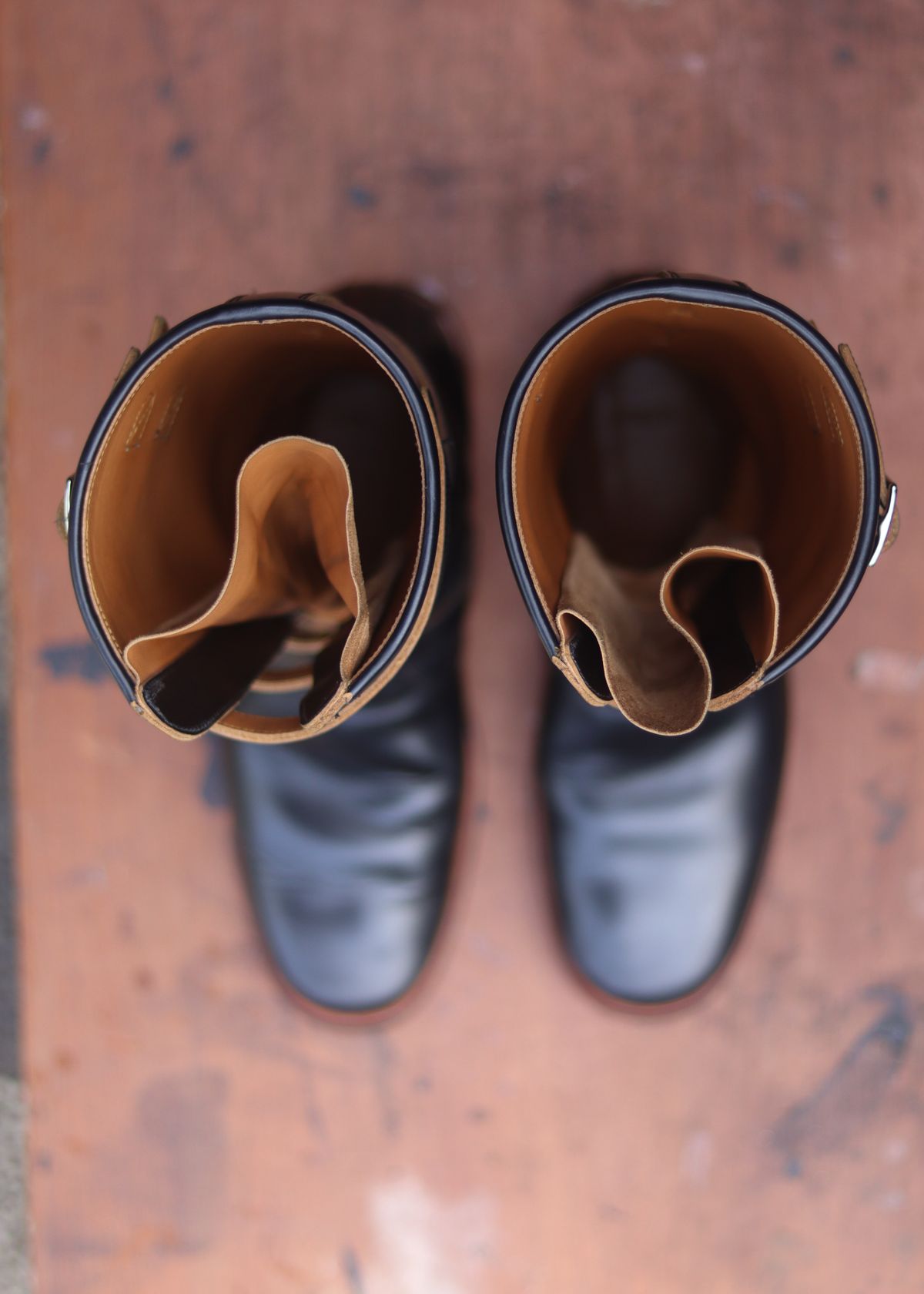 Photo by januardwijuang on November 4, 2025 of the Briselblack The Hanker Tanker Boots in S.B. Foot Black Dawson.