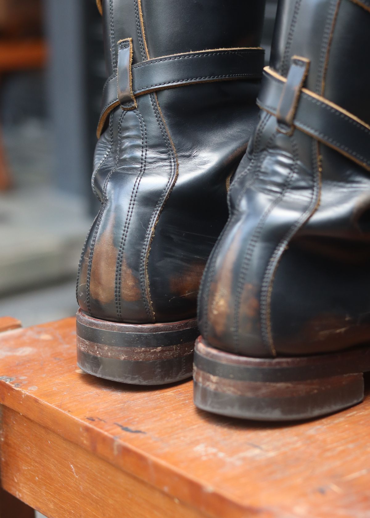 Photo by januardwijuang on March 31, 2026 of the Briselblack The Hanker Tanker Boots in S.B. Foot Black Dawson.