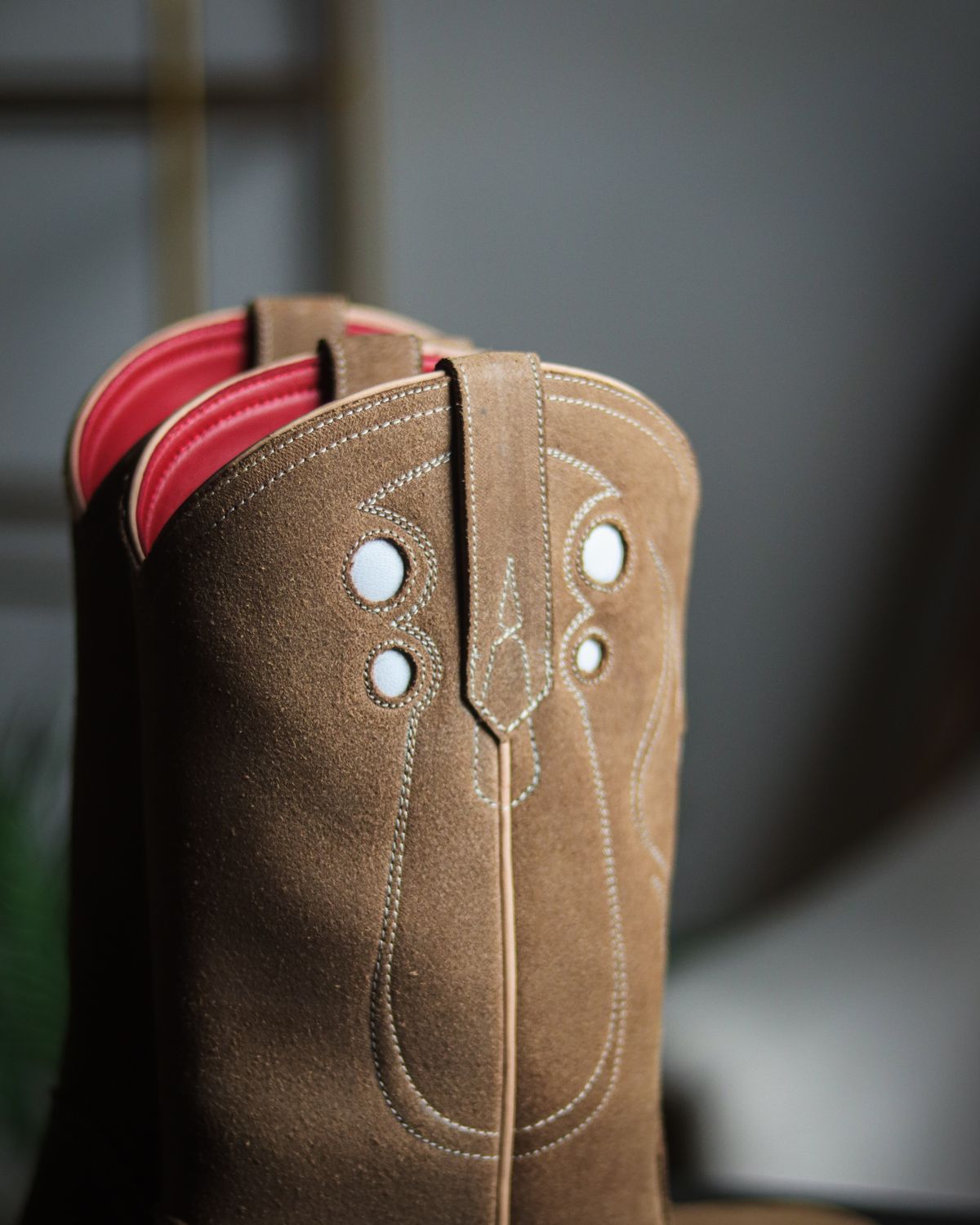 Photo by januardwijuang on June 7, 2025 of the Briselblack The Bullet Cowboy Boots in Horween Natural Chromexcel Roughout.