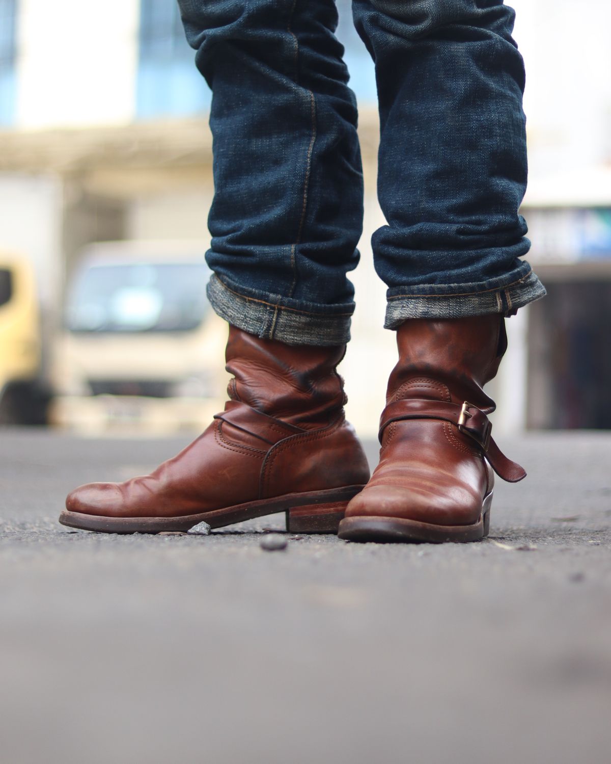Photo by januardwijuang on November 15, 2024 of the Briselblack The Keeper 'Type 2' Engineer Boot in Toscanello Waxed Horsebutt Maryam Tannery.