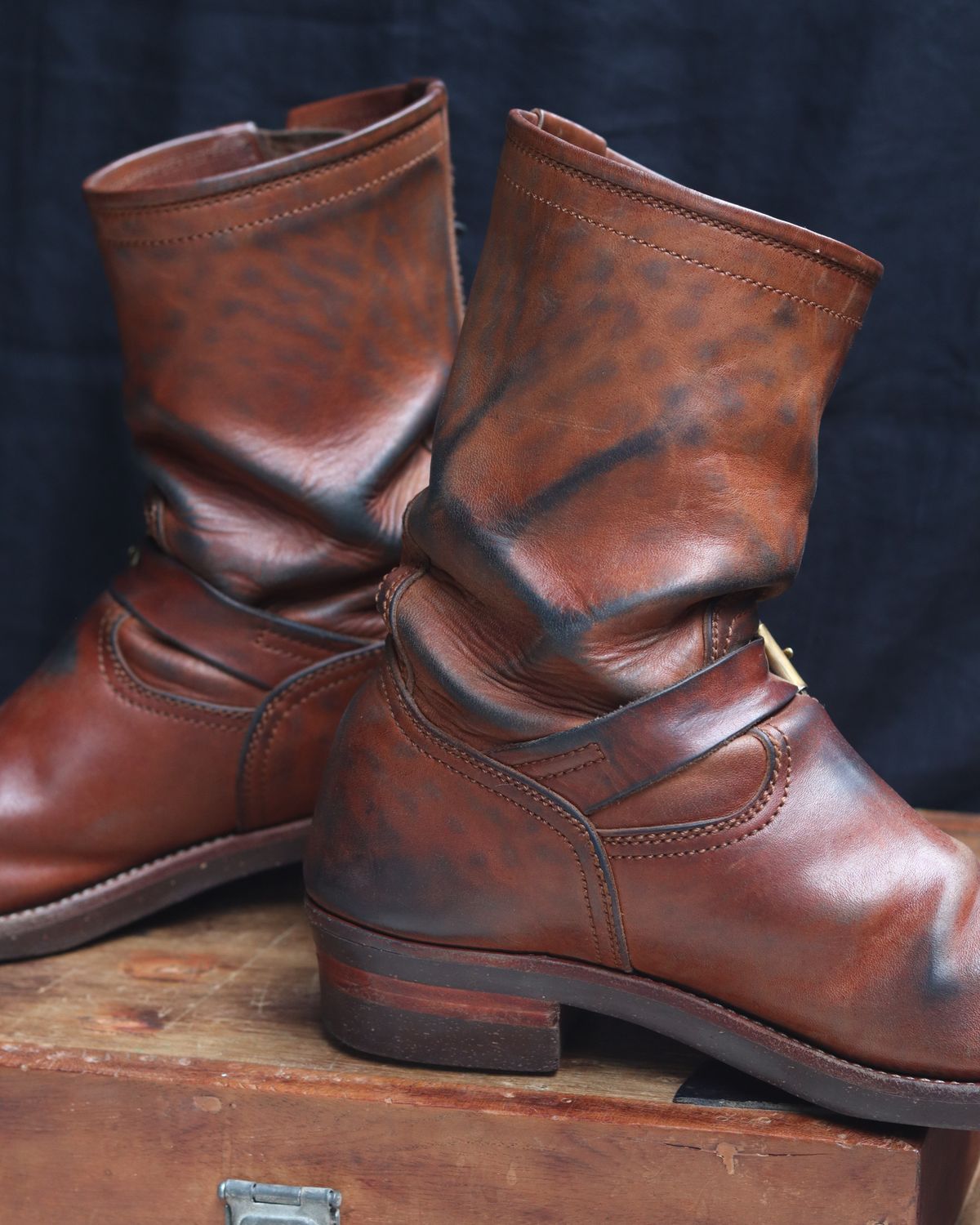 Photo by januardwijuang on January 1, 2025 of the Briselblack The Keeper 'Type 2' Engineer Boot in Toscanello Waxed Horsebutt Maryam Tannery.