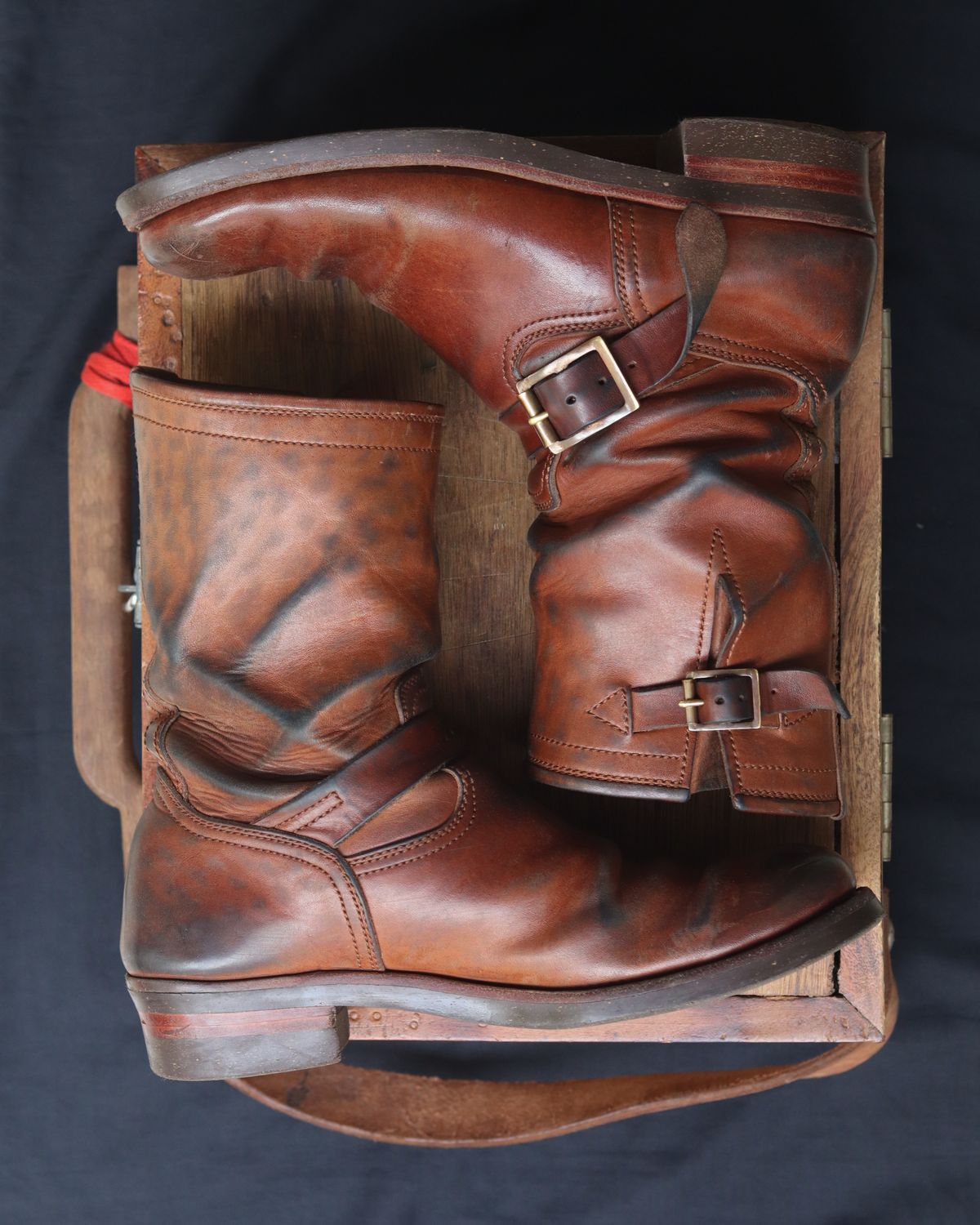 Photo by januardwijuang on January 1, 2025 of the Briselblack The Keeper 'Type 2' Engineer Boot in Toscanello Waxed Horsebutt Maryam Tannery.