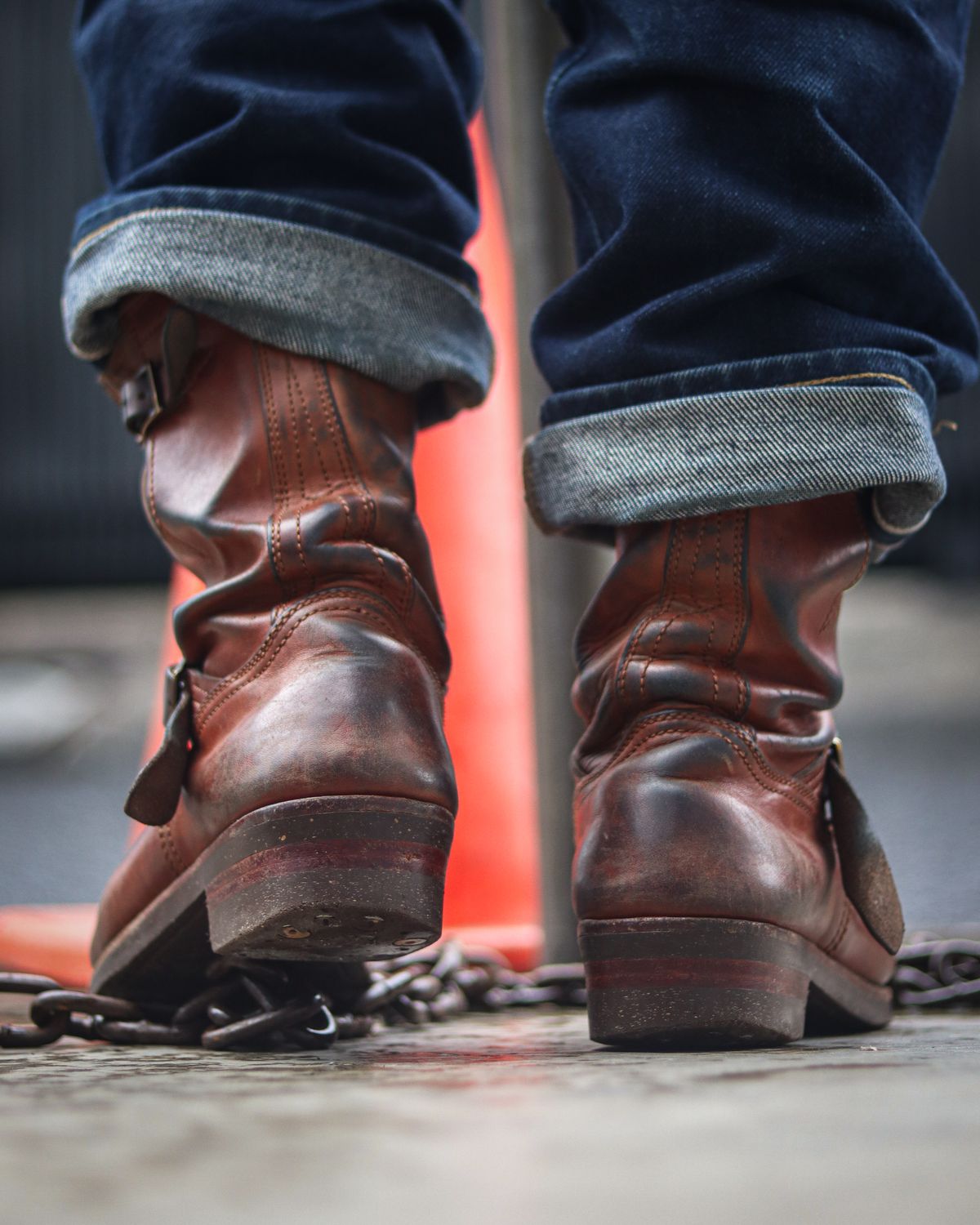Photo by januardwijuang on January 27, 2025 of the Briselblack The Keeper 'Type 2' Engineer Boot in Toscanello Waxed Horsebutt Maryam Tannery.