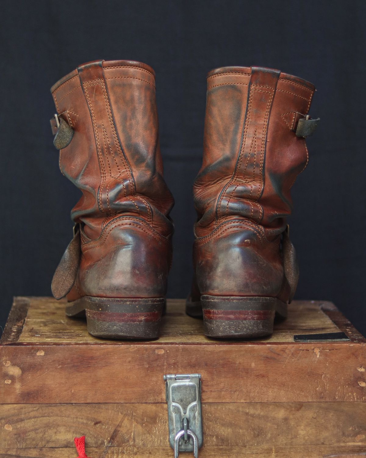 Photo by januardwijuang on March 1, 2025 of the Briselblack The Keeper 'Type 2' Engineer Boot in Toscanello Waxed Horsebutt Maryam Tannery.