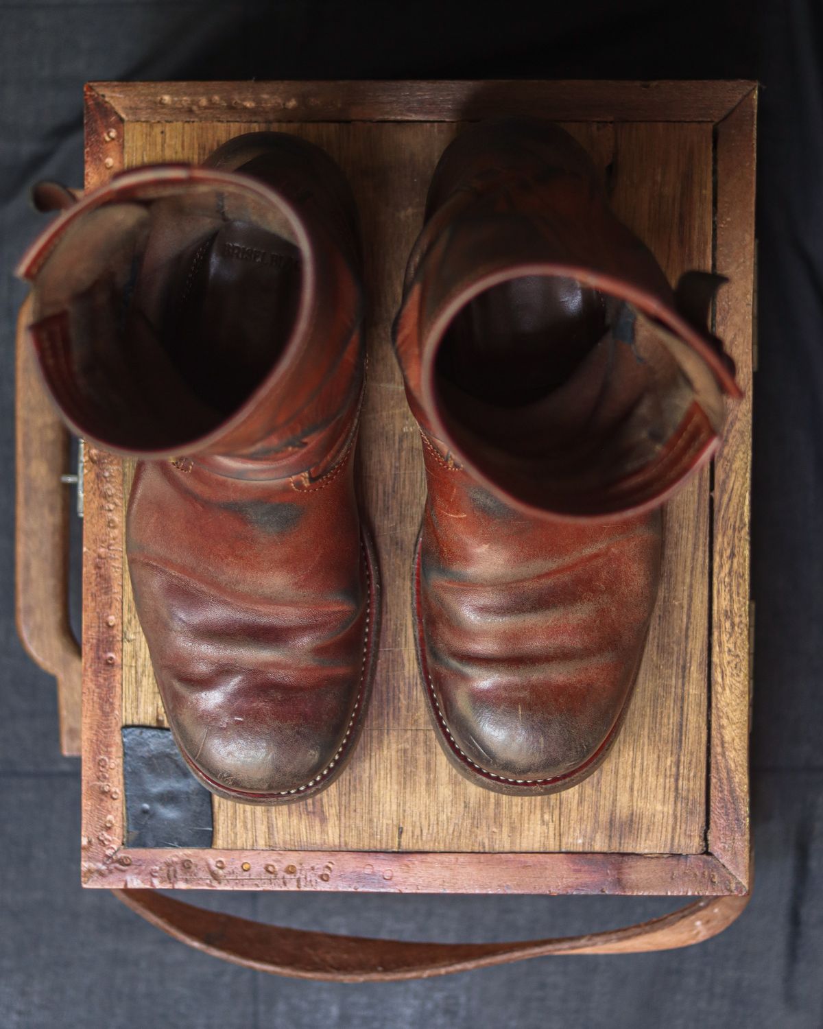 Photo by januardwijuang on March 1, 2025 of the Briselblack The Keeper 'Type 2' Engineer Boot in Toscanello Waxed Horsebutt Maryam Tannery.