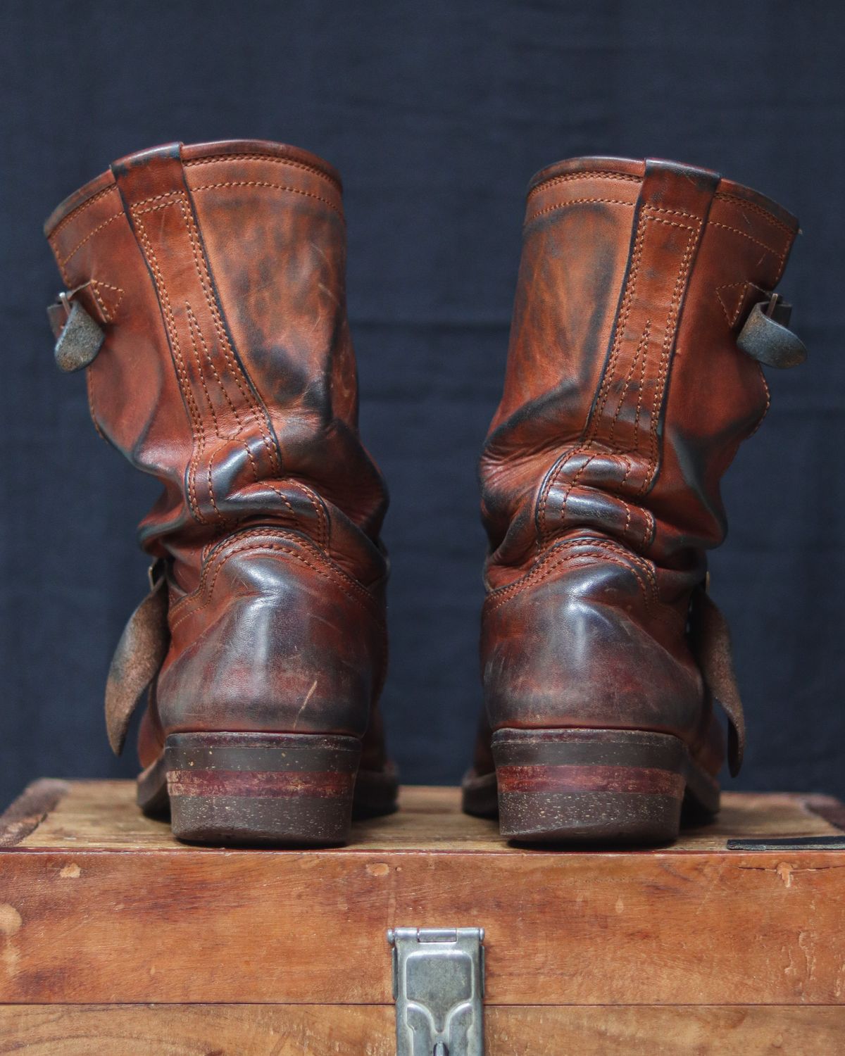 Photo by januardwijuang on April 1, 2025 of the Briselblack The Keeper 'Type 2' Engineer Boot in Toscanello Waxed Horsebutt Maryam Tannery.