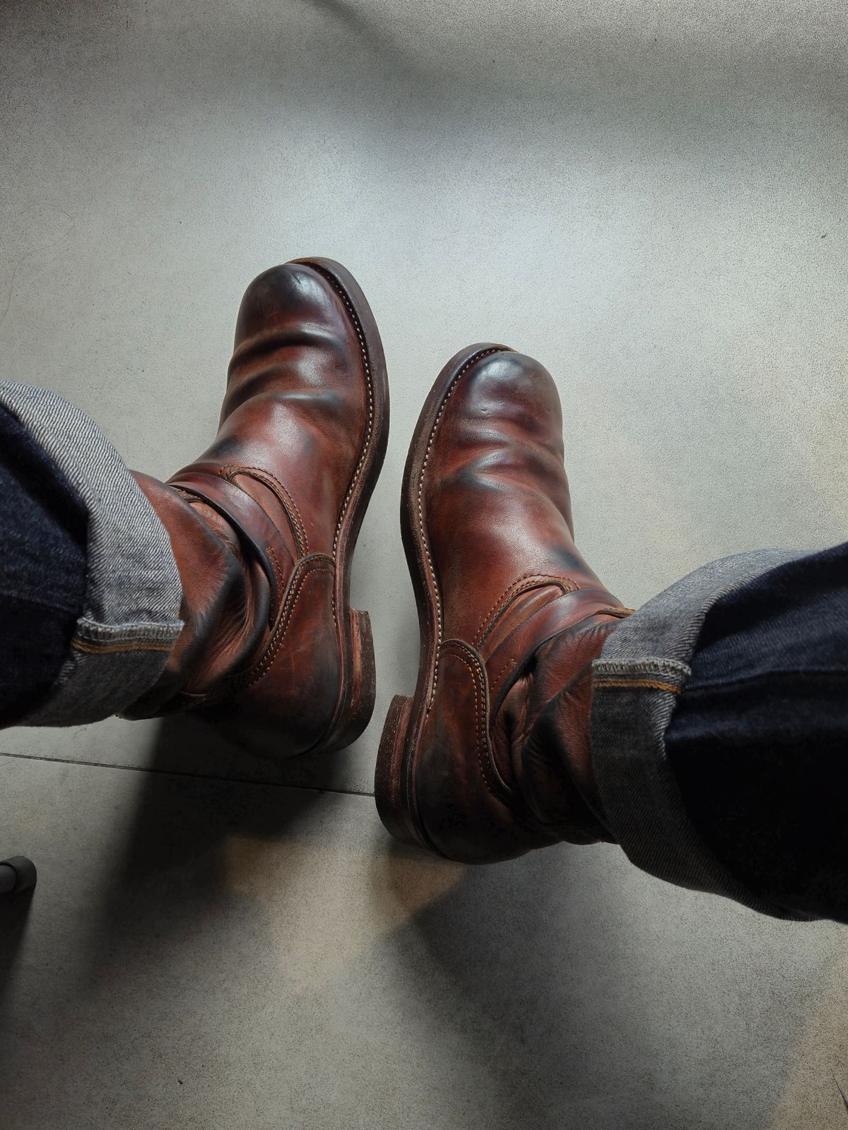 Photo by januardwijuang on May 25, 2025 of the Briselblack The Keeper 'Type 2' Engineer Boot in Toscanello Waxed Horsebutt Maryam Tannery.