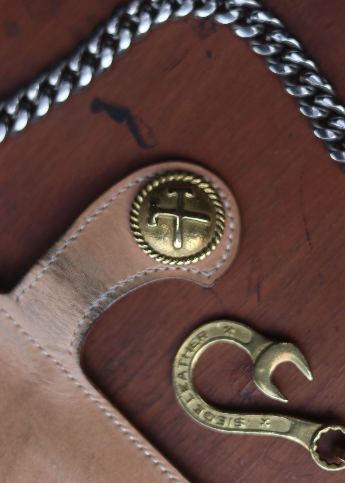 Photo by januardwijuang on November 4, 2025 of the Siege Leather Middle Concho Wallet in Indonesian Natural Veg Tan.