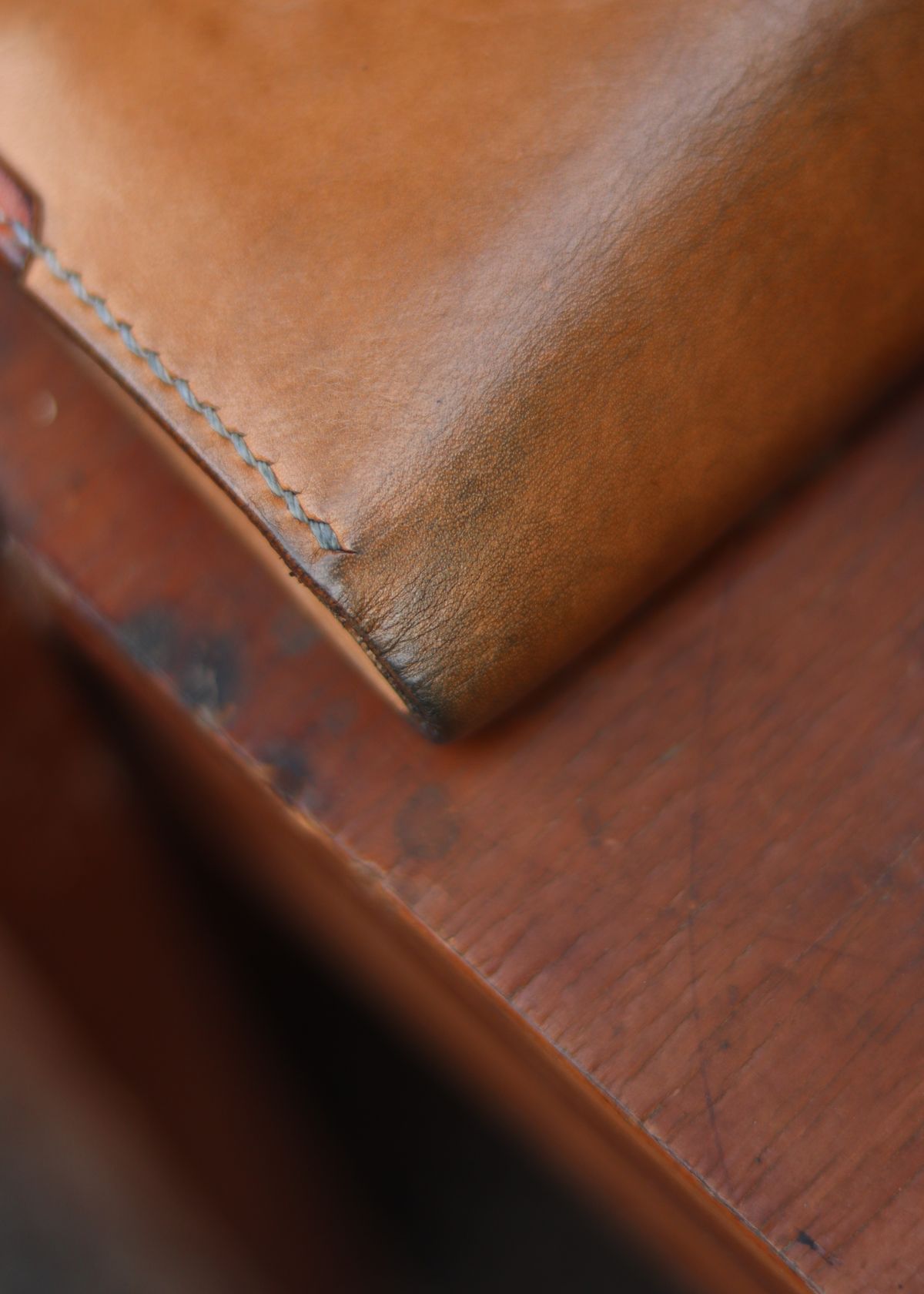 Photo by januardwijuang on March 1, 2026 of the Siege Leather Middle Concho Wallet in Indonesian Natural Veg Tan.