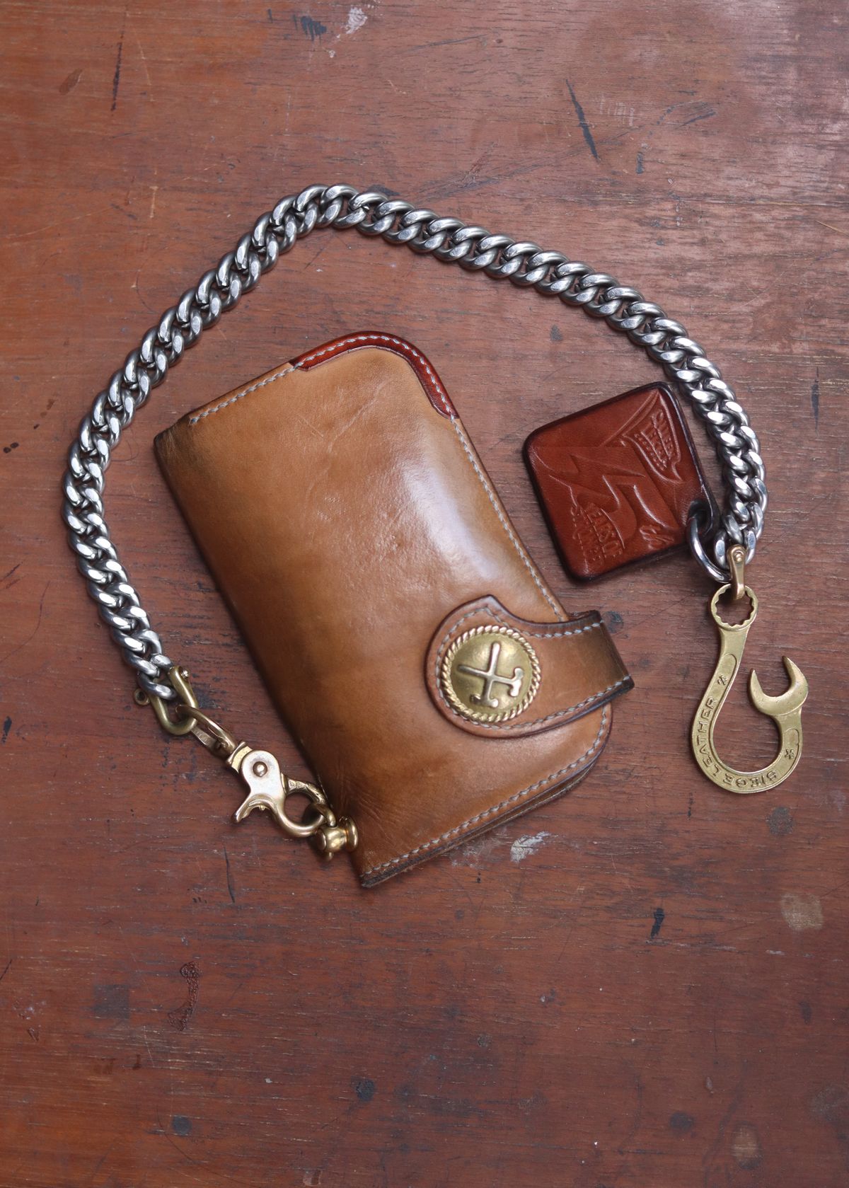 Photo by januardwijuang on March 31, 2026 of the Siege Leather Middle Concho Wallet in Indonesian Natural Veg Tan.