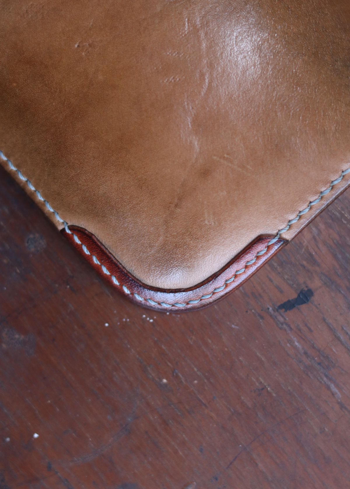 Photo by januardwijuang on March 31, 2026 of the Siege Leather Middle Concho Wallet in Indonesian Natural Veg Tan.