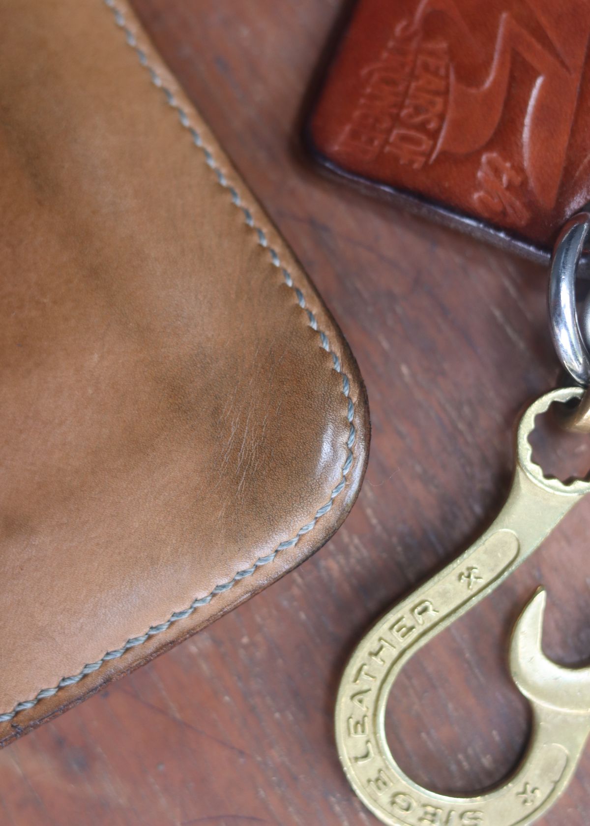Photo by januardwijuang on March 31, 2026 of the Siege Leather Middle Concho Wallet in Indonesian Natural Veg Tan.