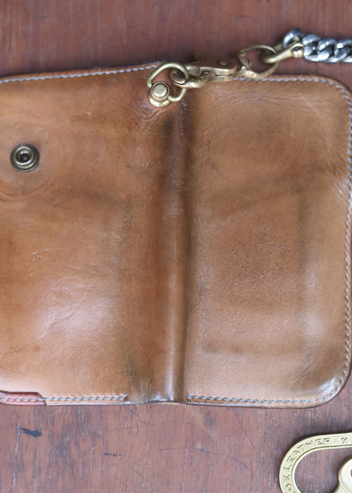 Photo by januardwijuang on March 31, 2026 of the Siege Leather Middle Concho Wallet in Indonesian Natural Veg Tan.