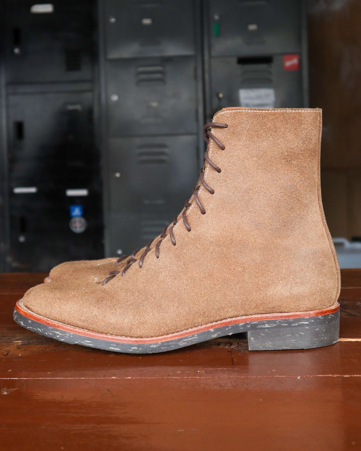 Photo by januardwijuang on November 3, 2022 of the Briselblack The Buck Wholecut Lace to Toe in Horween Natural Chromexcel Roughout.