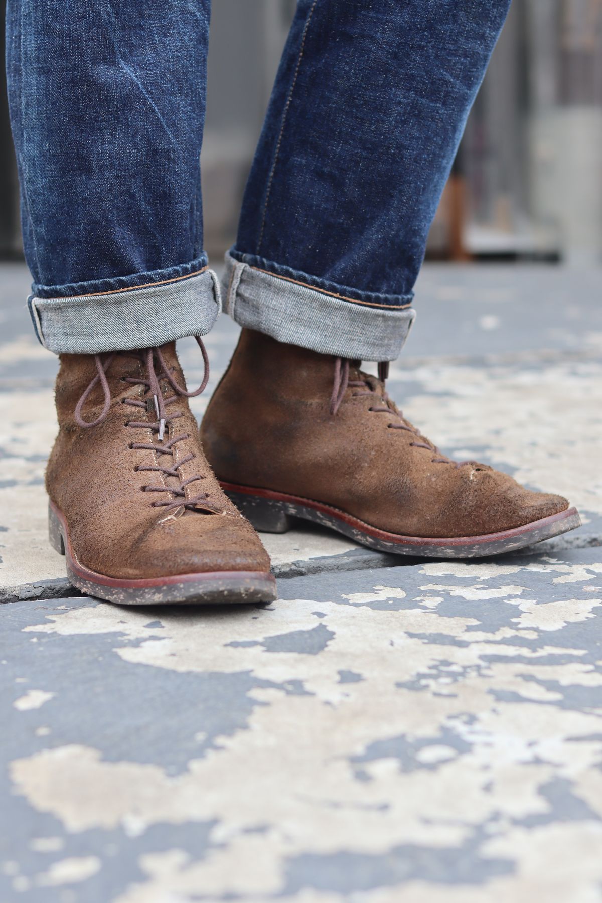 Photo by januardwijuang on December 2, 2022 of the Briselblack The Buck Wholecut Lace to Toe in Horween Natural Chromexcel Roughout.