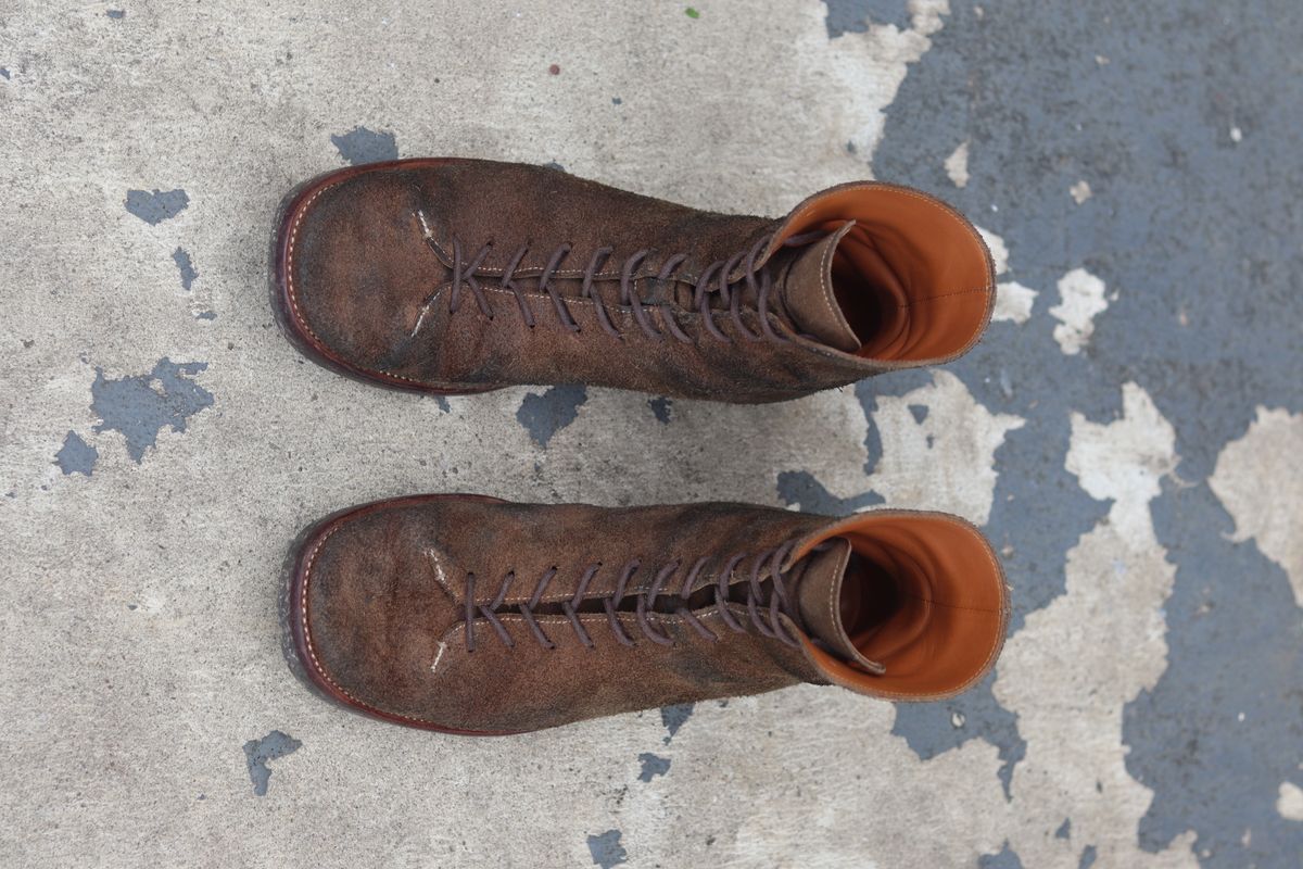 Photo by januardwijuang on January 3, 2023 of the Briselblack The Buck Wholecut Lace to Toe in Horween Natural Chromexcel Roughout.
