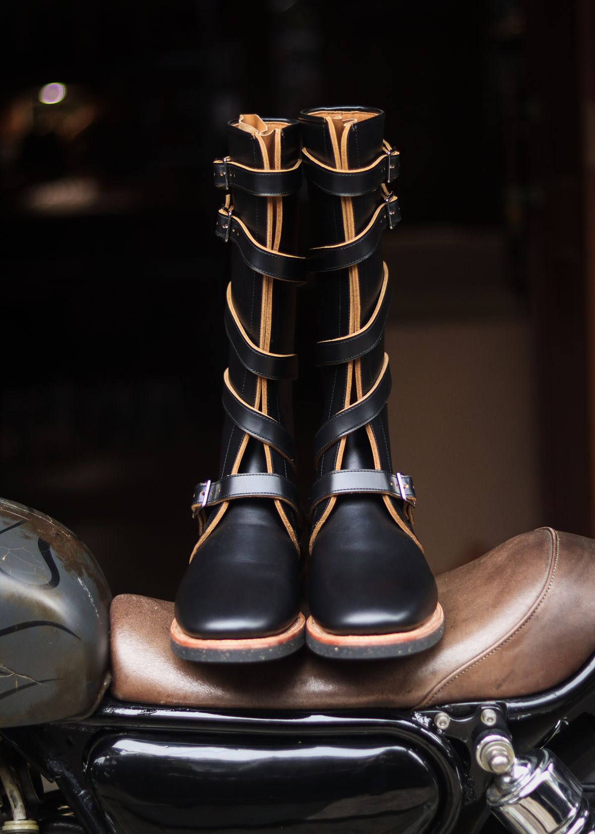 Photo by januardwijuang on September 28, 2025 of the Briselblack The Hanker Tanker Boots in S.B. Foot Tannery Black Dawson.